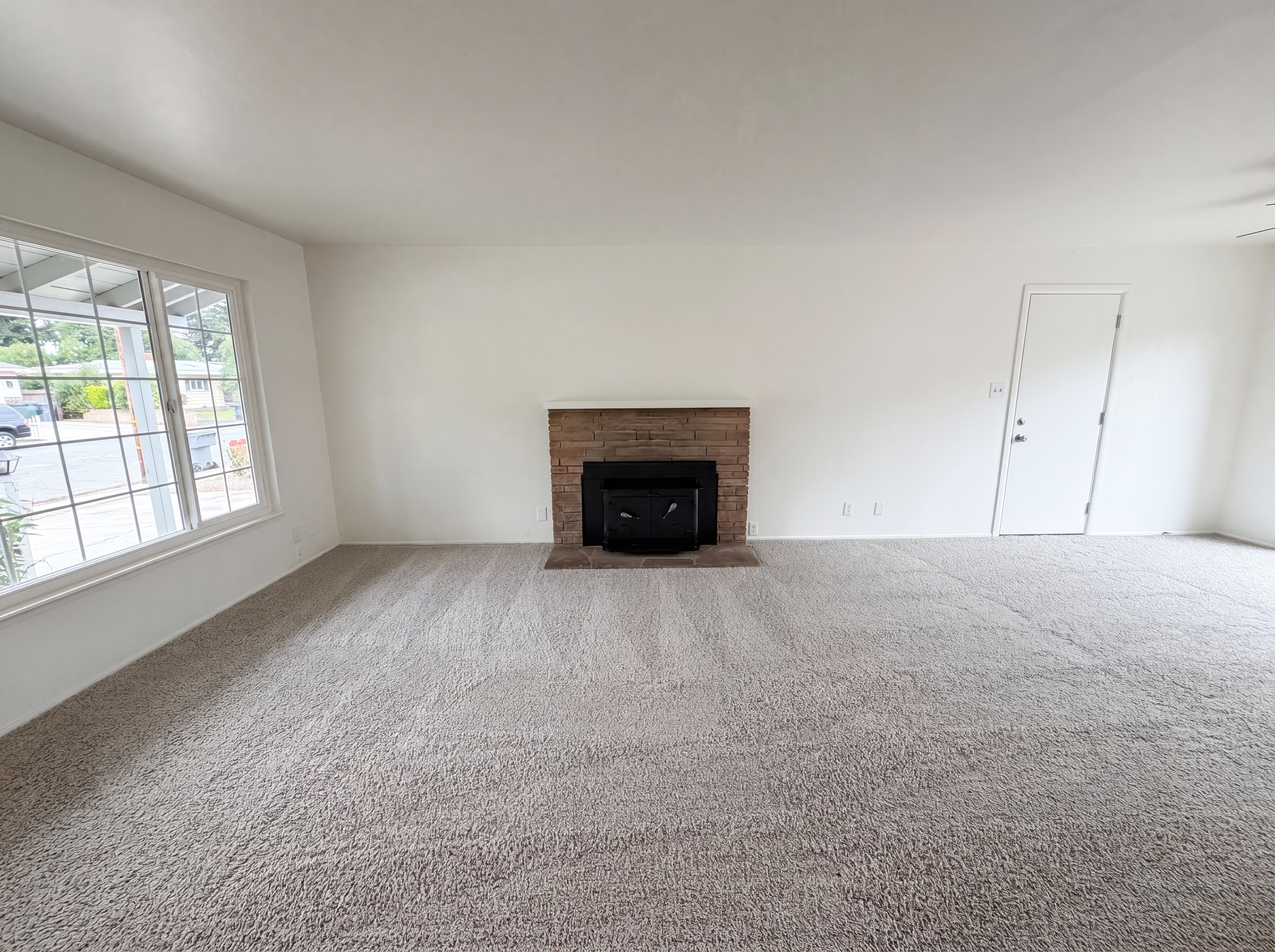 Photo 8 of 24 of 648 Lewis Ave, Yuba City, CA