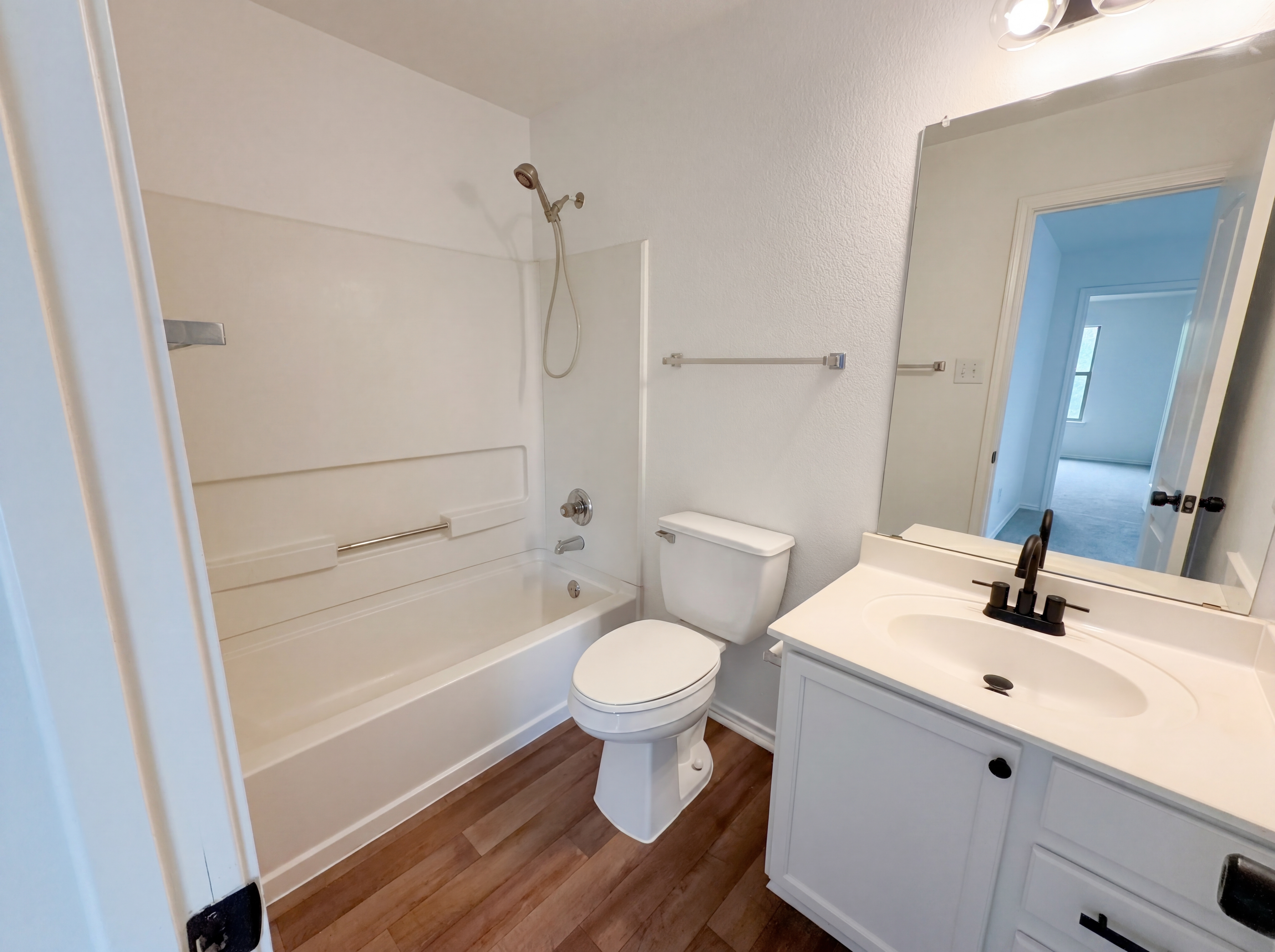 Photo 18 of 20 of 5406 S Hearsey Dr, Austin, TX