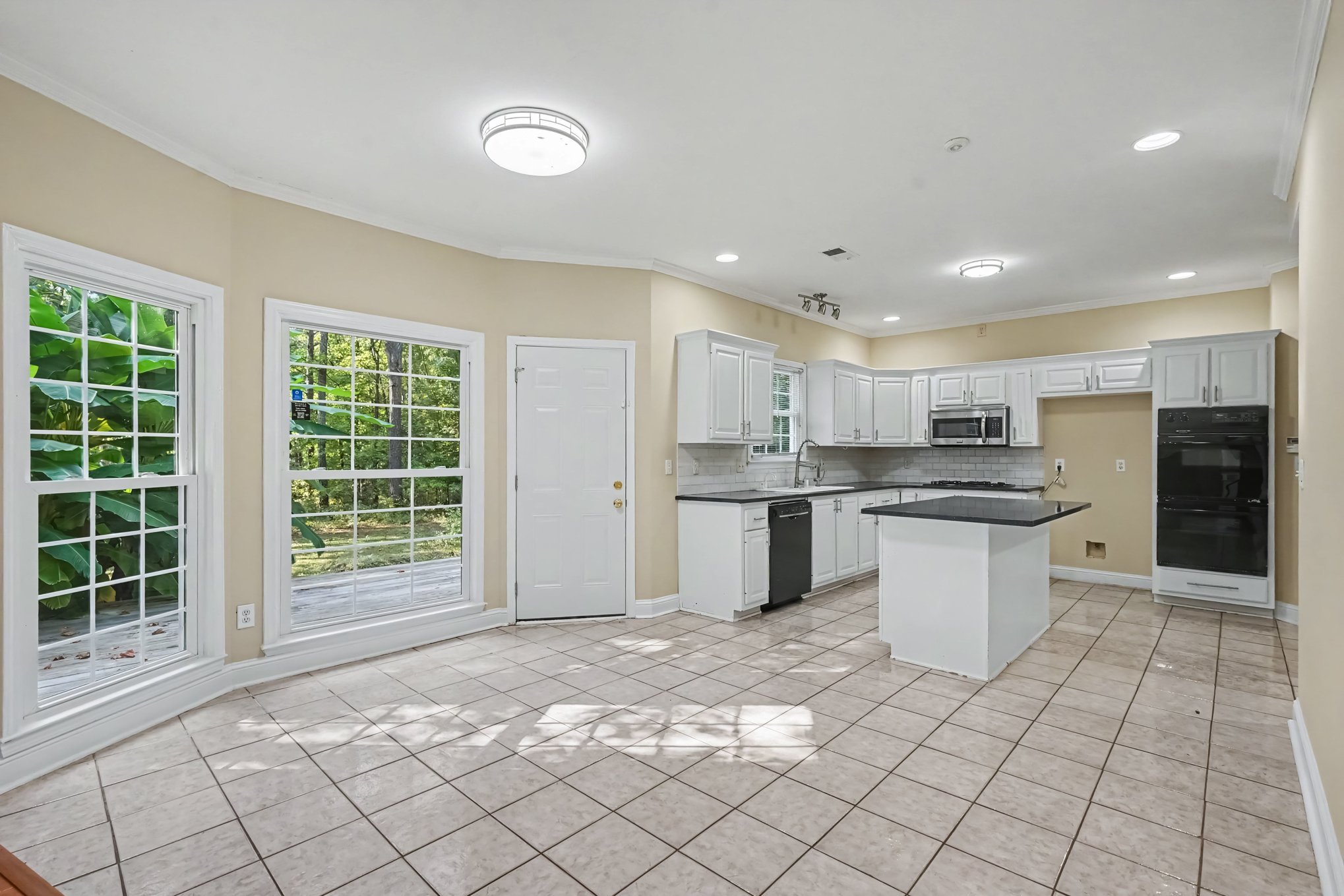 Photo 27 of 41 of 3805 Lenna Dr, Snellville, GA