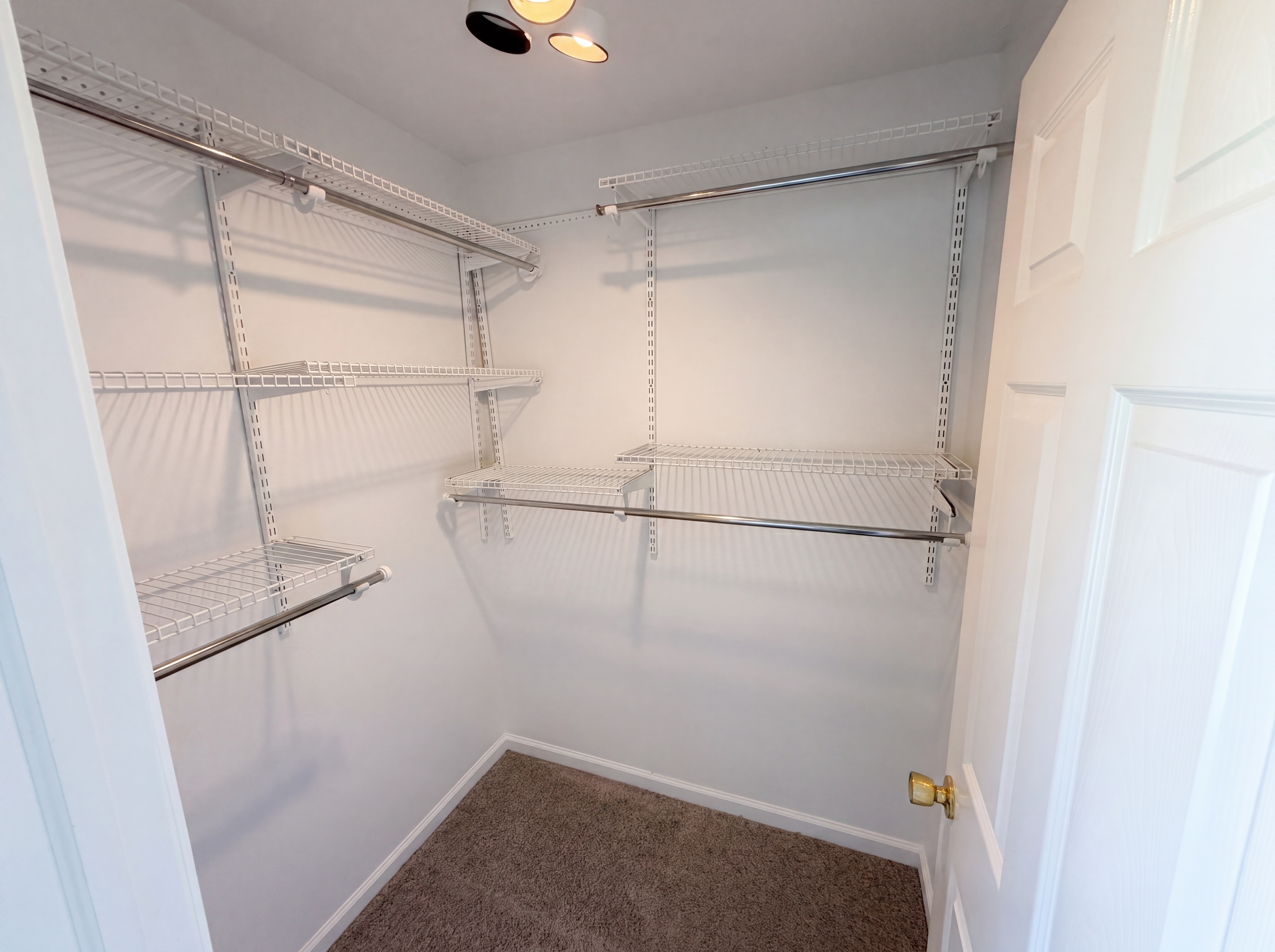 Photo 16 of 22 of 4322 Rhapsody Ln, Indianapolis, IN