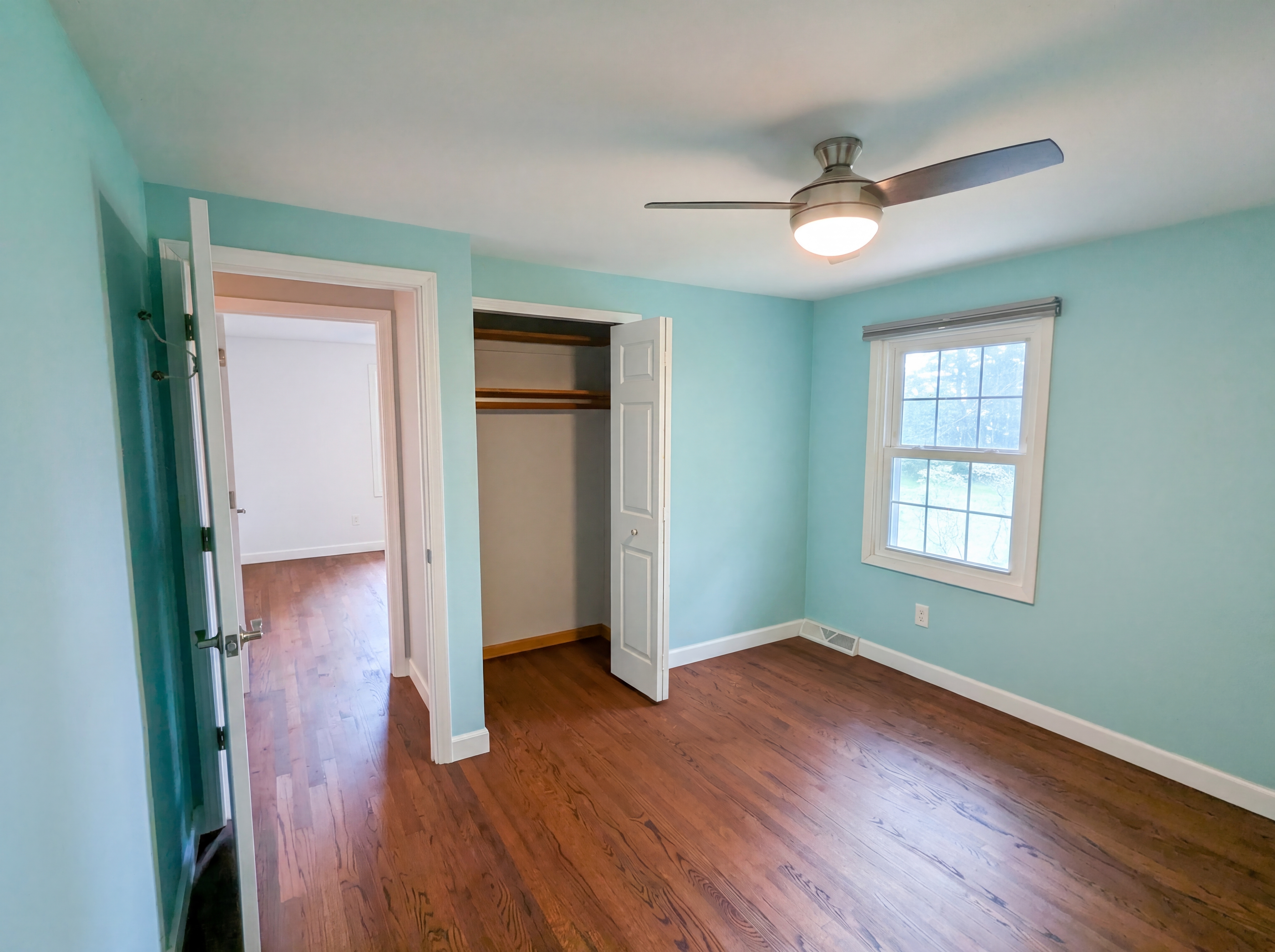 Photo 11 of 24 of 30223 Chatham Point Dr, Bay Village, OH