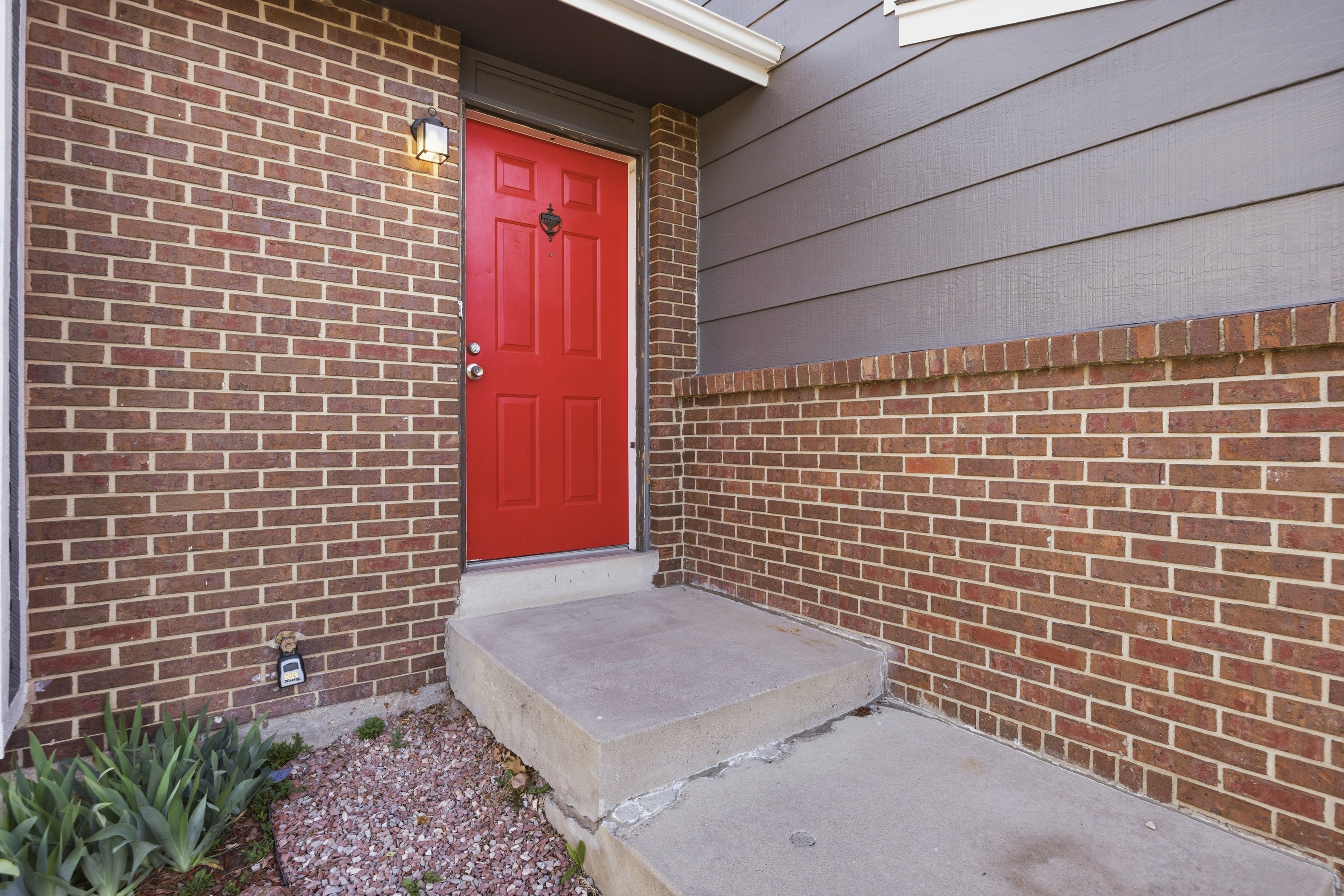 Photo 7 of 51 of 912 Amsterdam Dr, Colorado Springs, CO