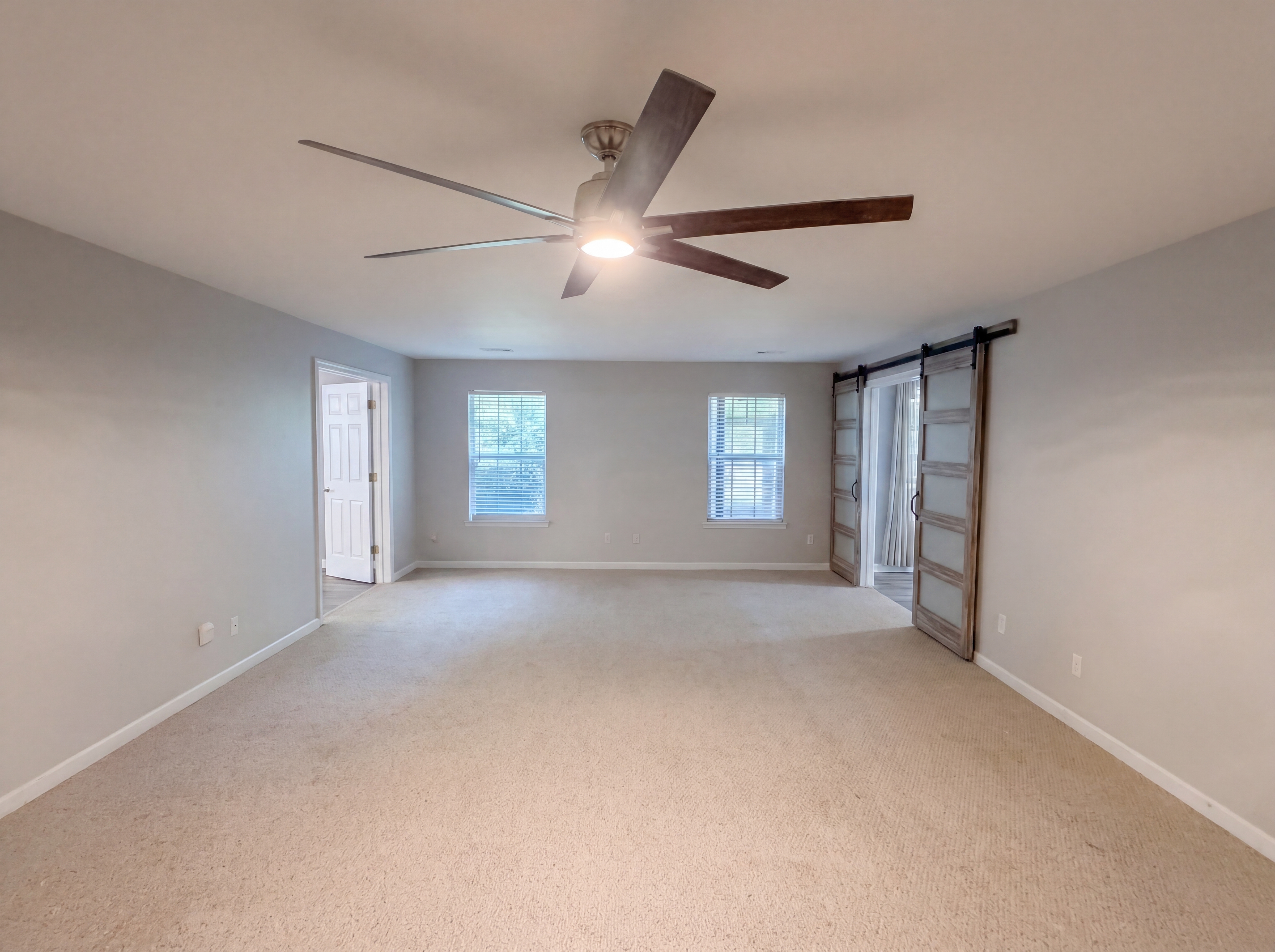 Photo 9 of 39 of 8111 Crestview Dr SE, Covington, GA