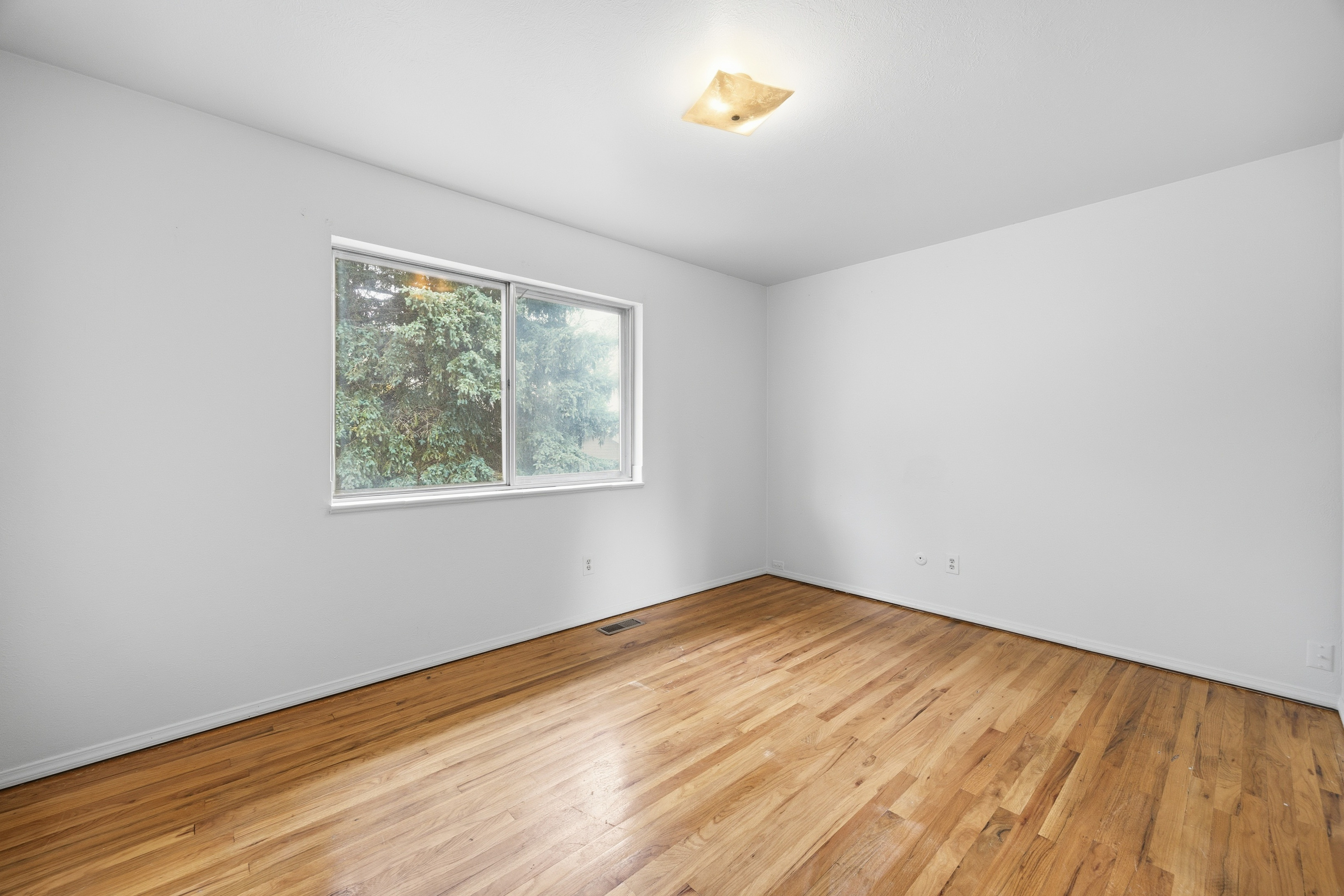 Photo 23 of 49 of 228 Fairfax St, Colorado Springs, CO