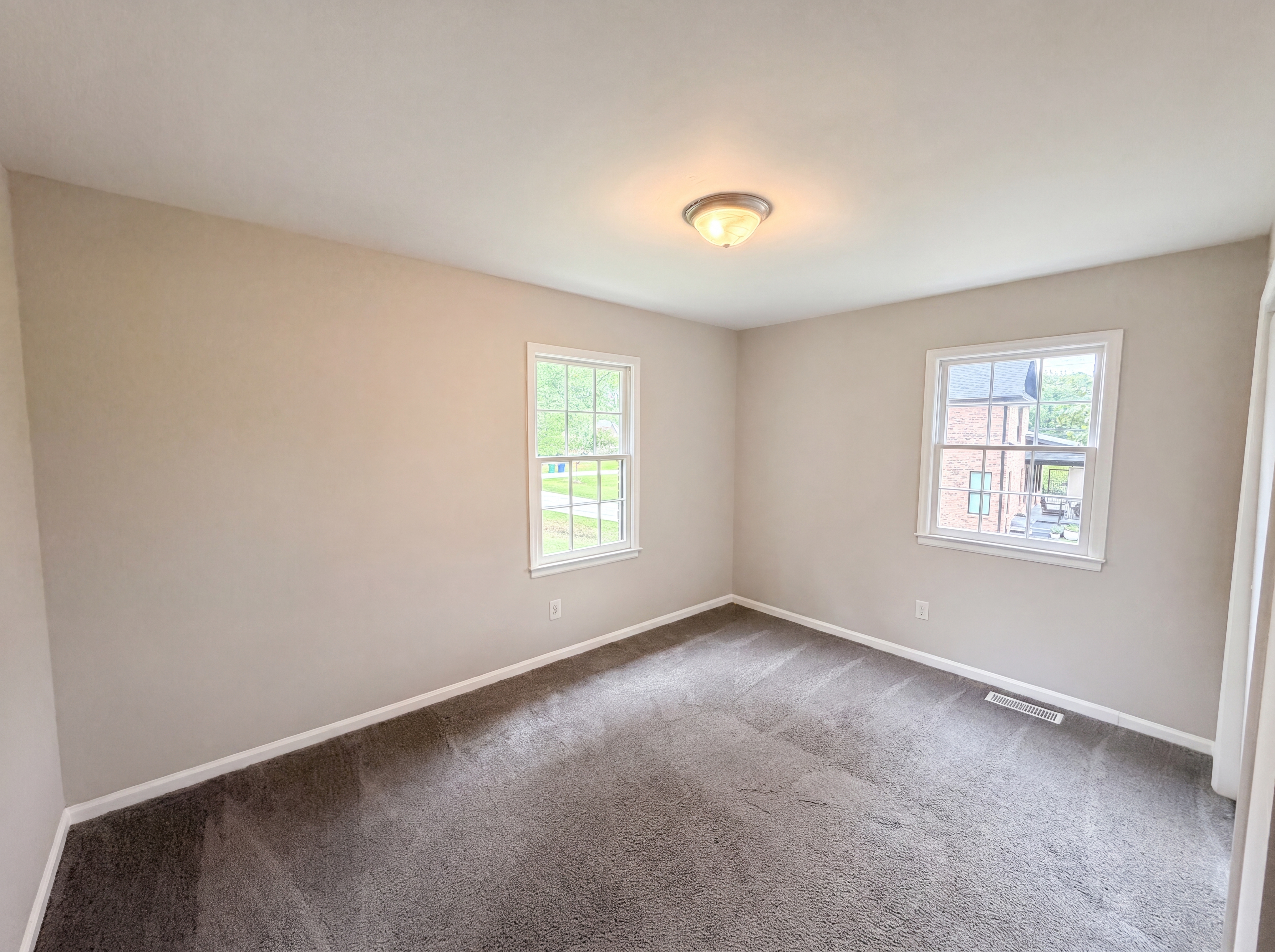 Photo 13 of 19 of 141 Greenbriar Dr, Matthews, NC