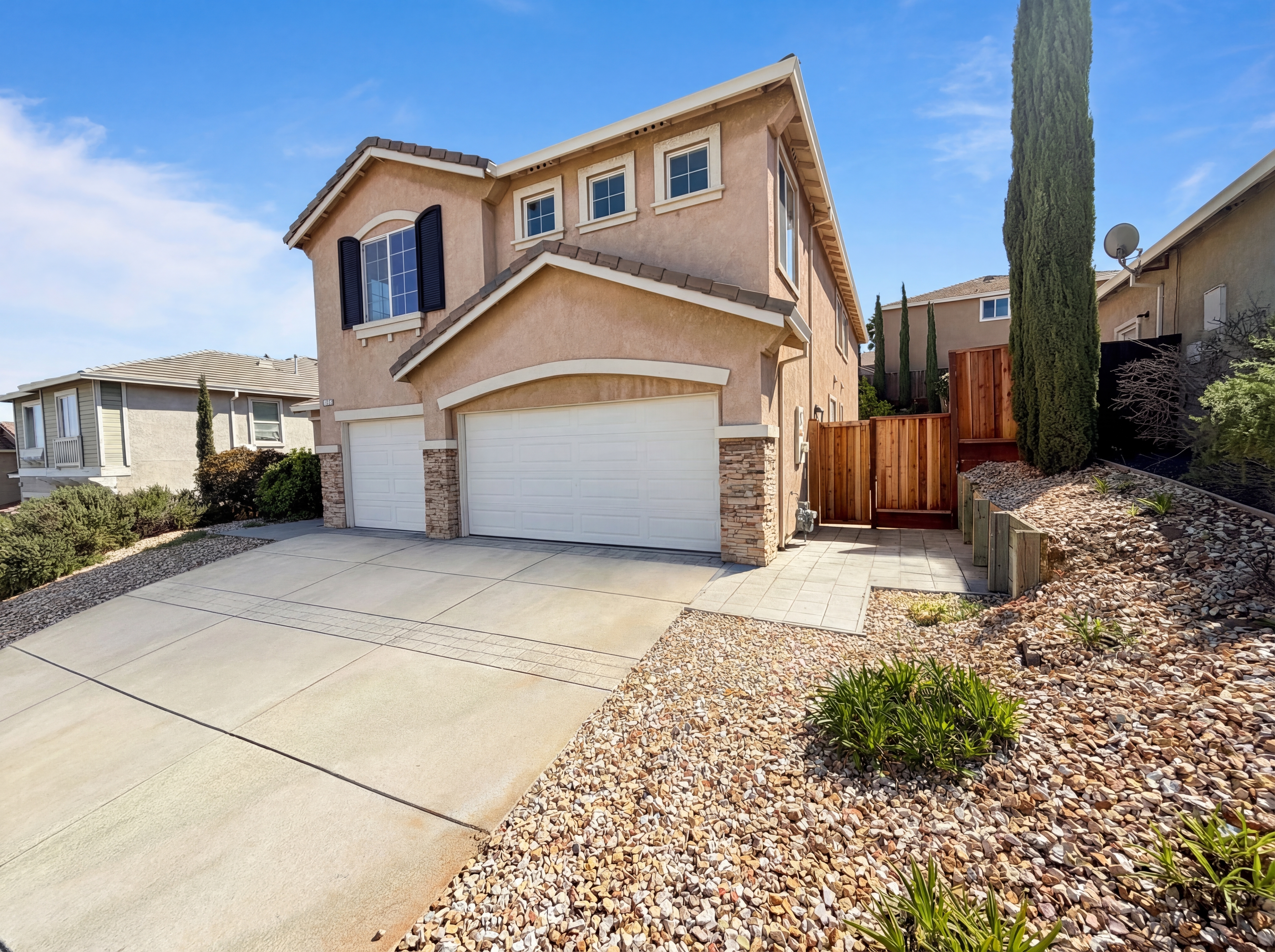 Photo 6 of 47 of 1257 Brooktrail Dr, Pittsburg, CA