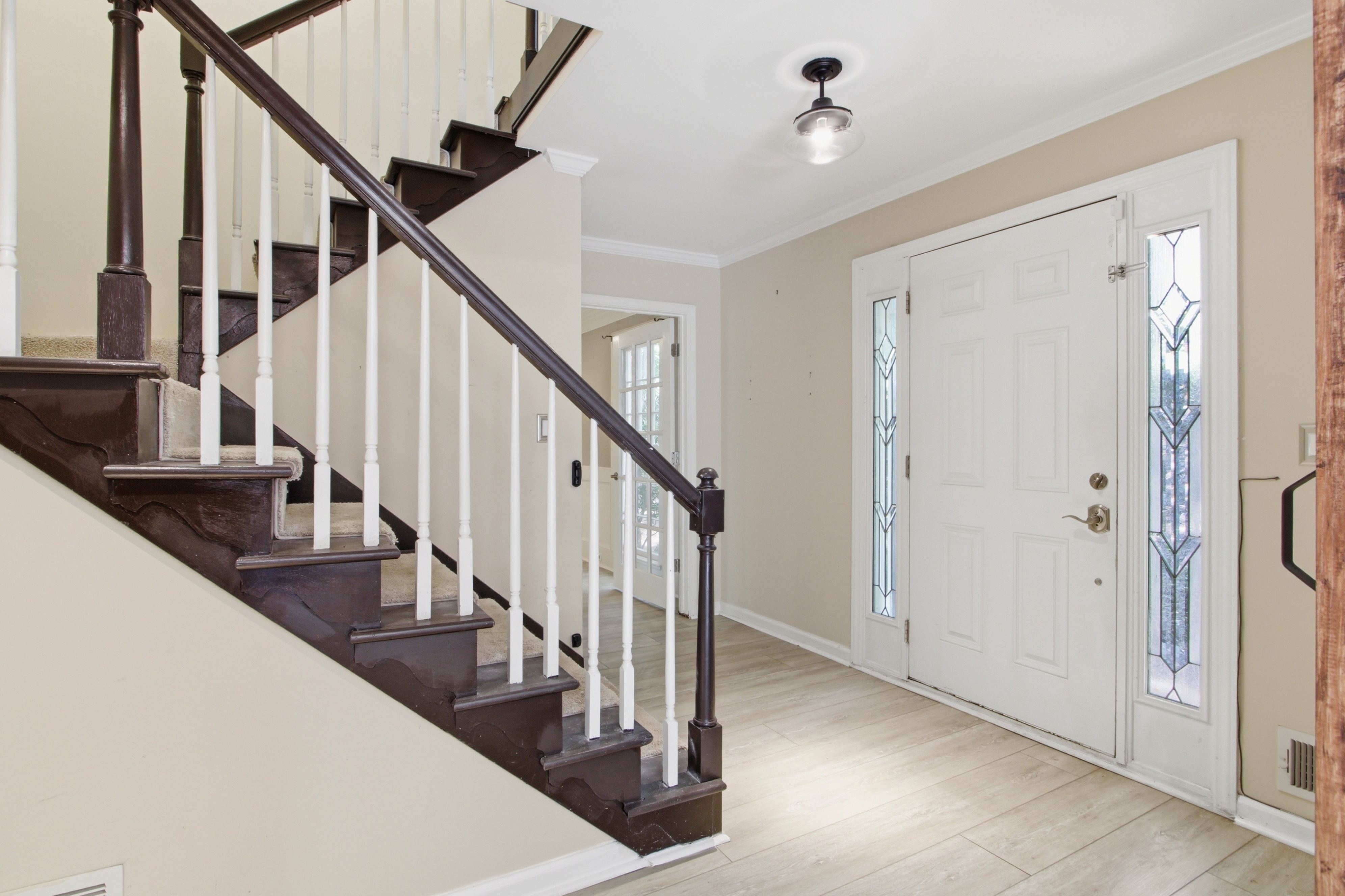 Photo 10 of 46 of 4003 Oakview Ct, Alpharetta, GA