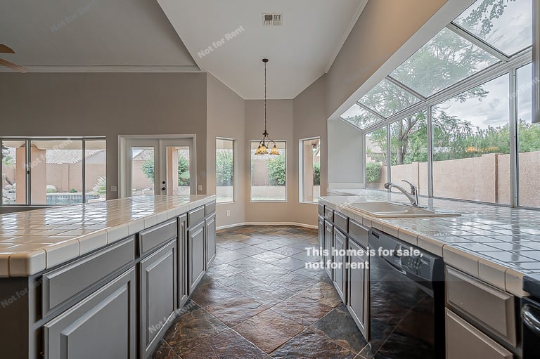 Photo 10 of 31 - 14818 S 25th Way, Phoenix, AZ 85048