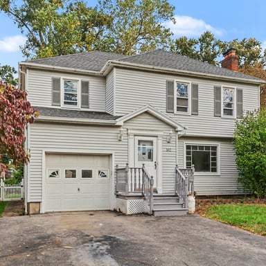 Property photo 1 of 162 Simpson Rd