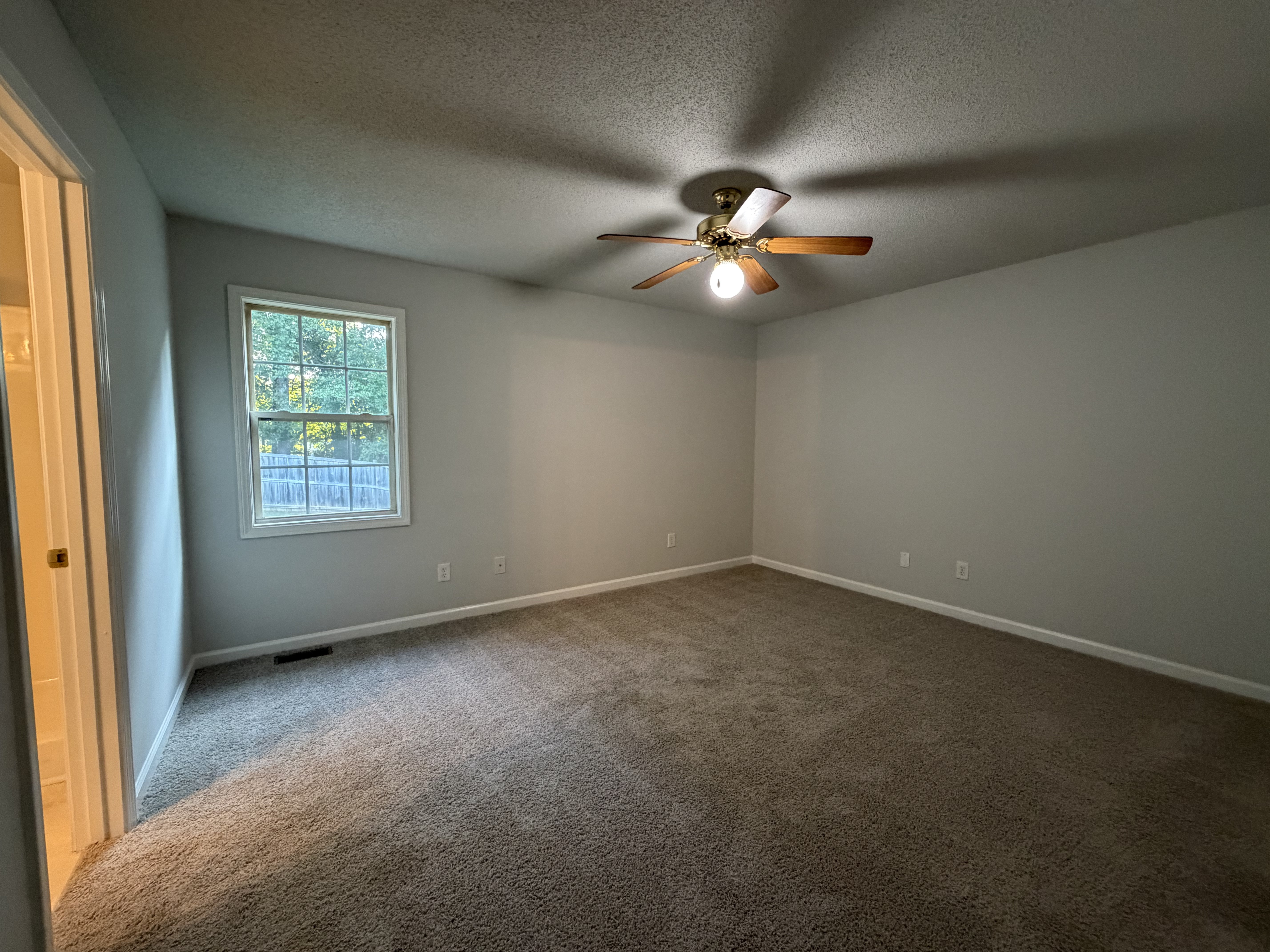 Photo 4 of 28 of 100 Betty Ln, Carrollton, GA