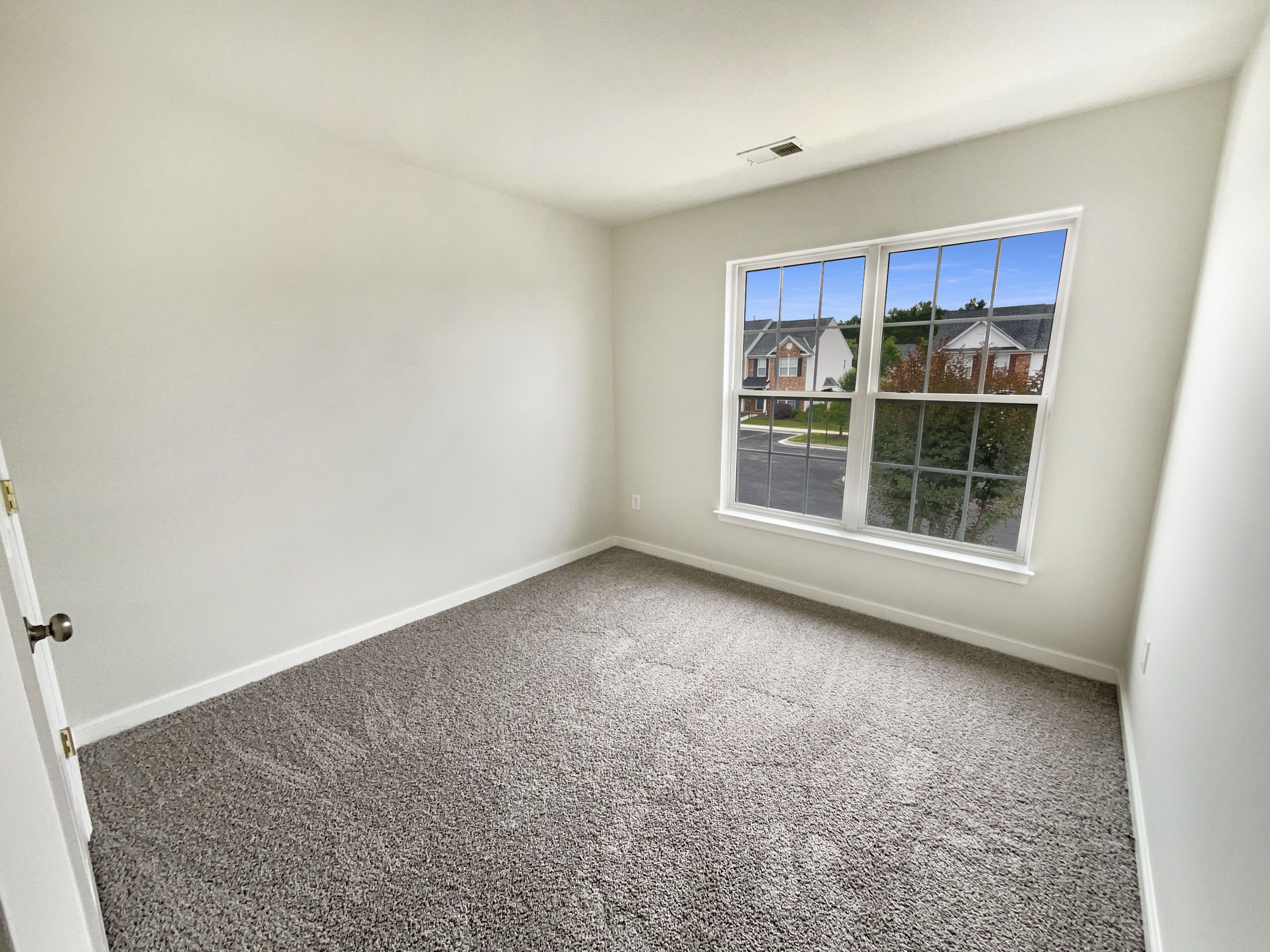 Photo 5 of 22 of 4116 Dominion Townes Cir, Richmond, VA