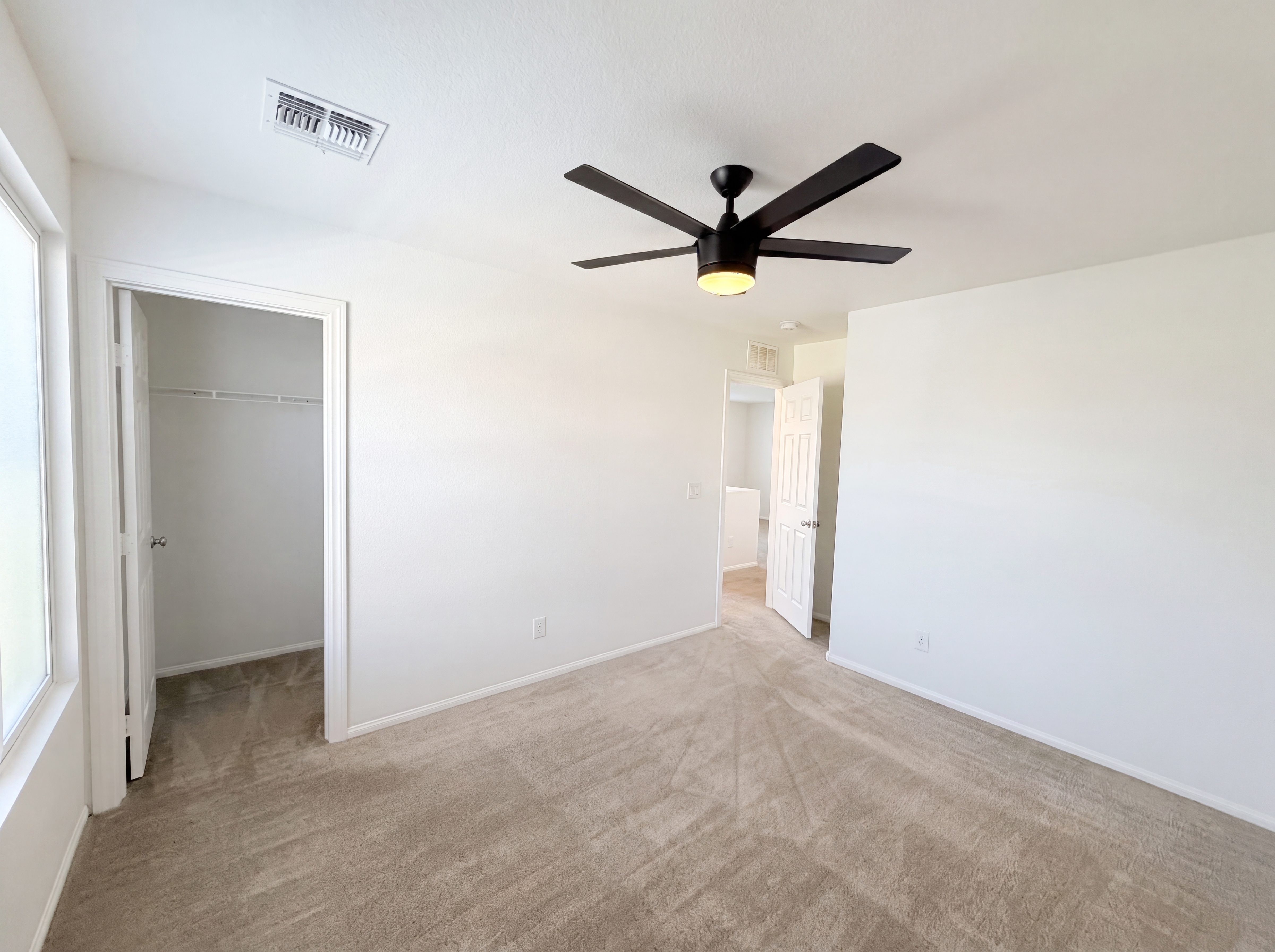 Photo 24 of 43 of 932 E Dorrell Ln, North Las Vegas, NV