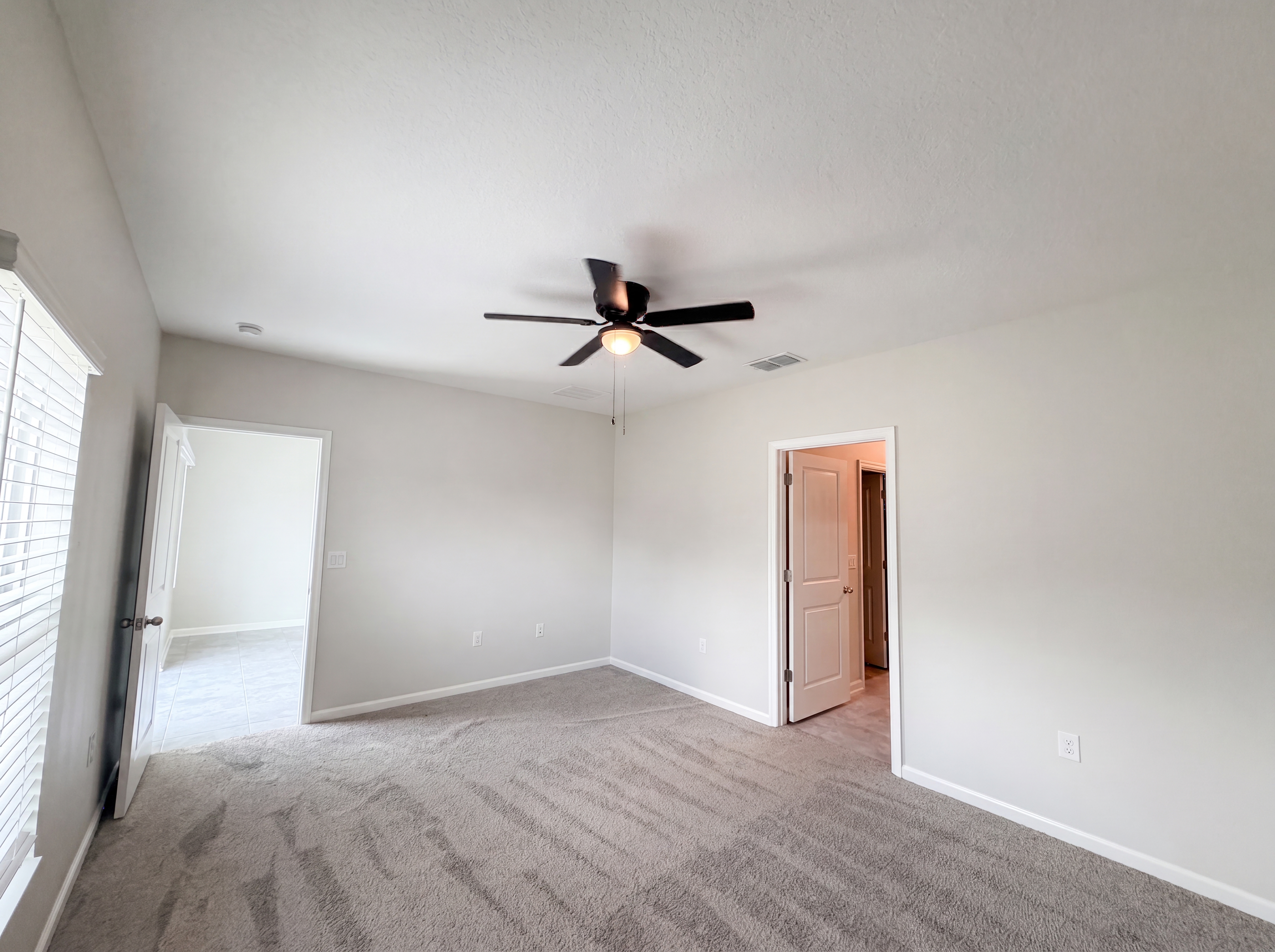 Photo 4 of 21 of 2307 Burney Falls Ln, Davenport, FL