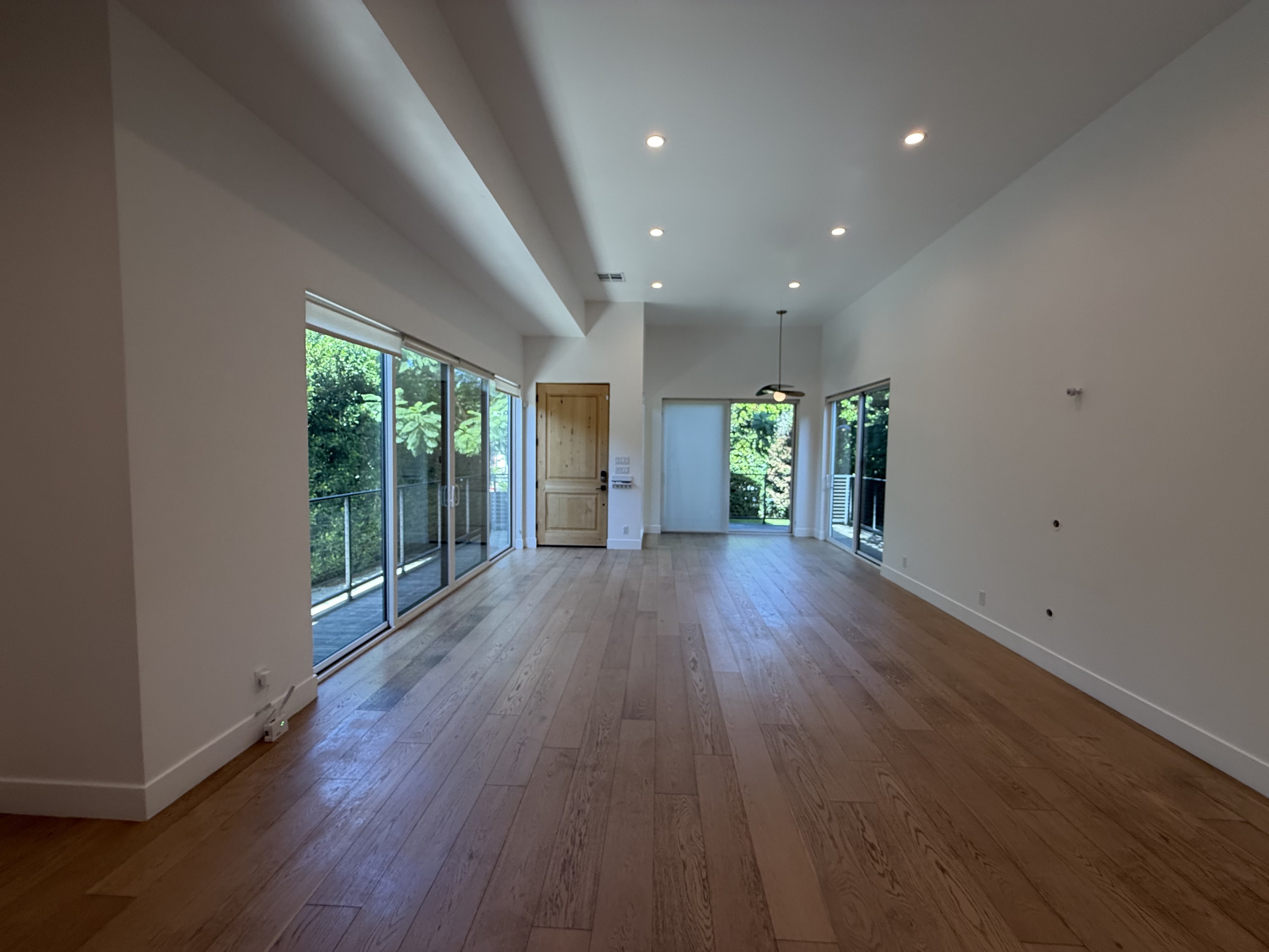 Photo 9 of 32 of 2418 Dallas St, Los Angeles, CA