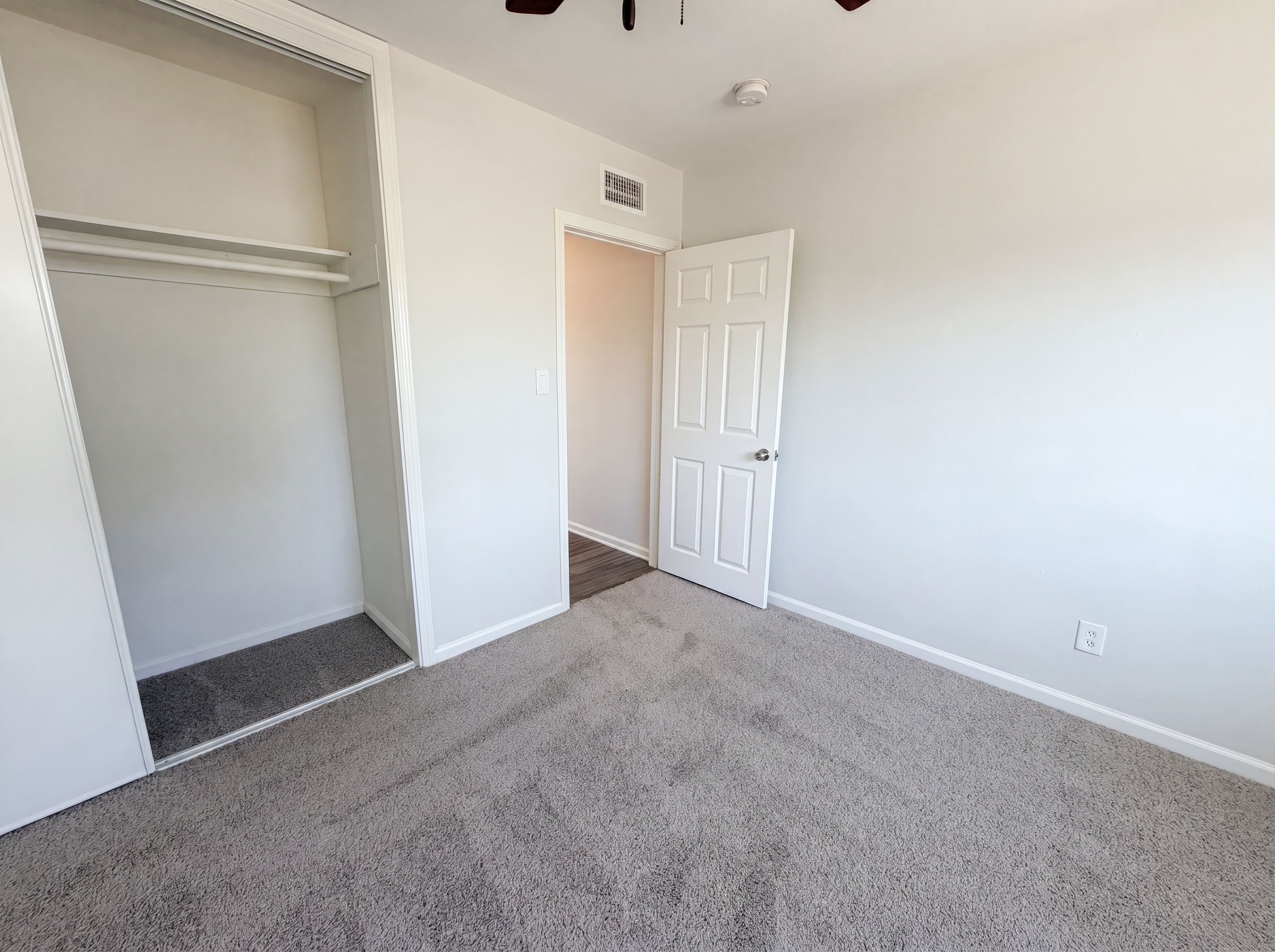 Photo 13 of 17 of 322 E Mariposa Dr, Rialto, CA