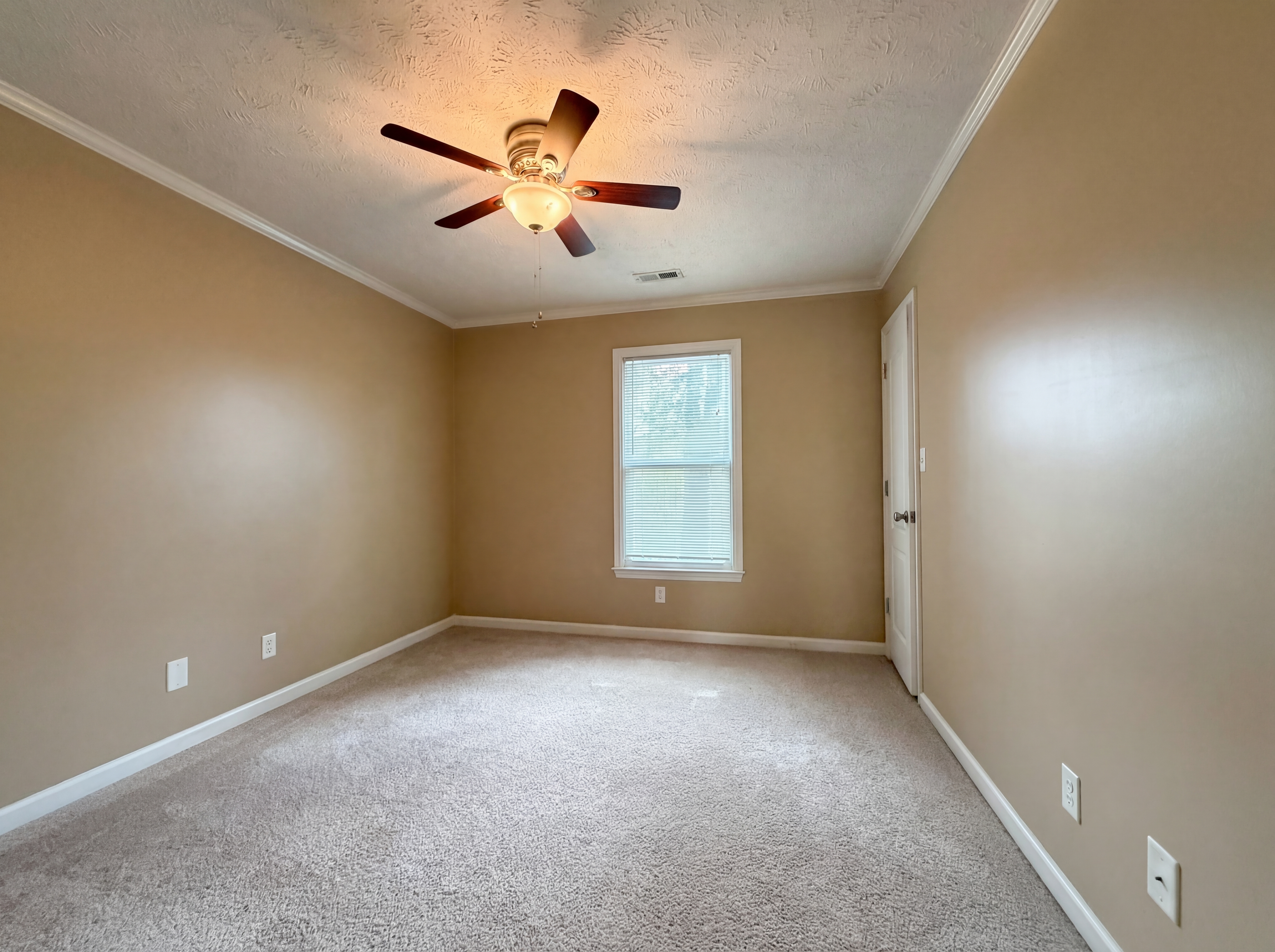 Photo 12 of 19 of 3516 Gables Dr, Fayetteville, NC