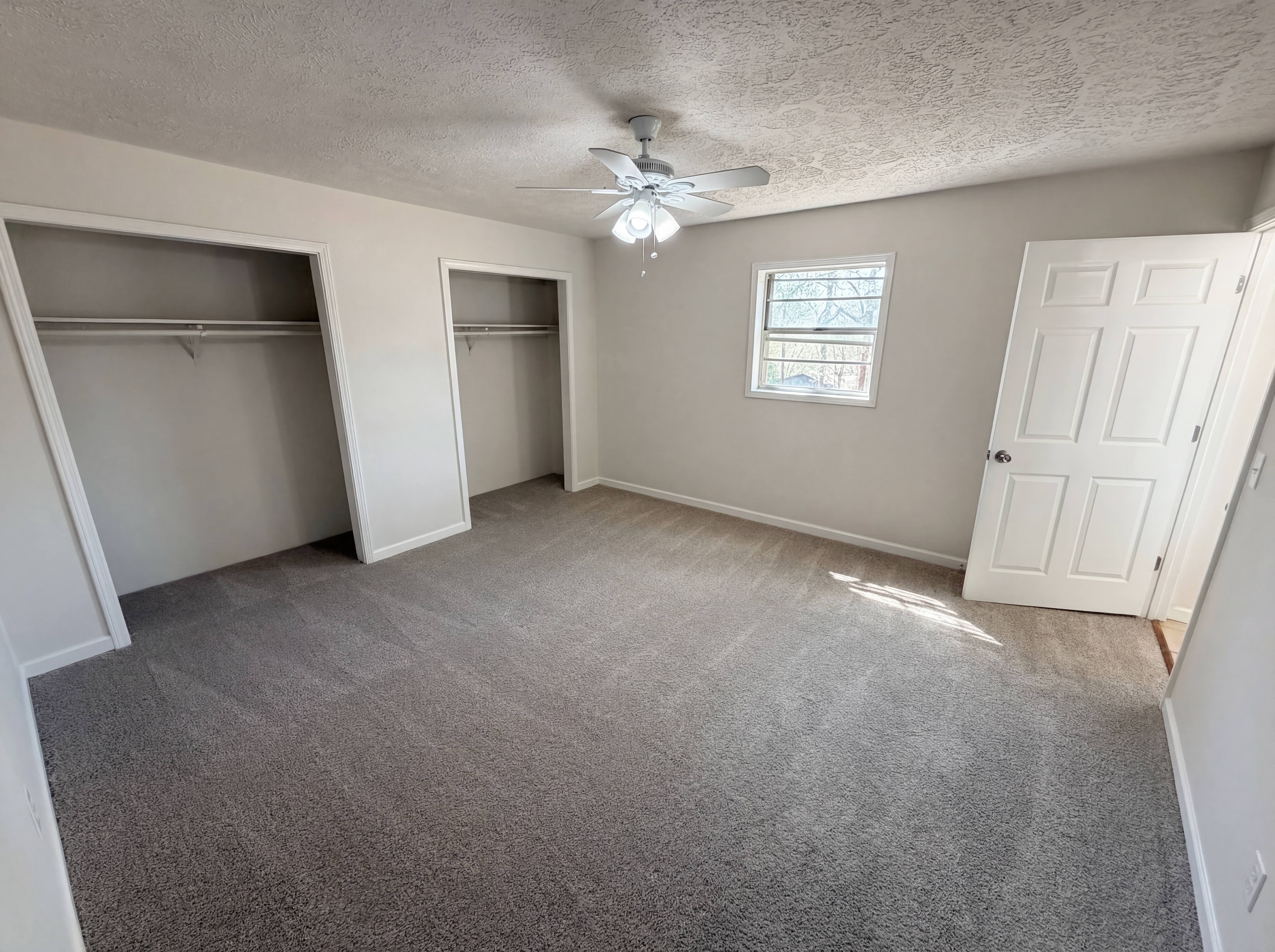 Photo 4 of 19 of 2405 Eric Ln, Douglasville, GA