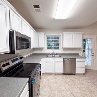 Property photo 2 of 325 Spring Lake Ct
