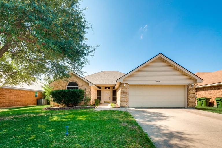 Photo 31 of 32 - 6805 Hadley Dr, North Richland Hills, TX 76182