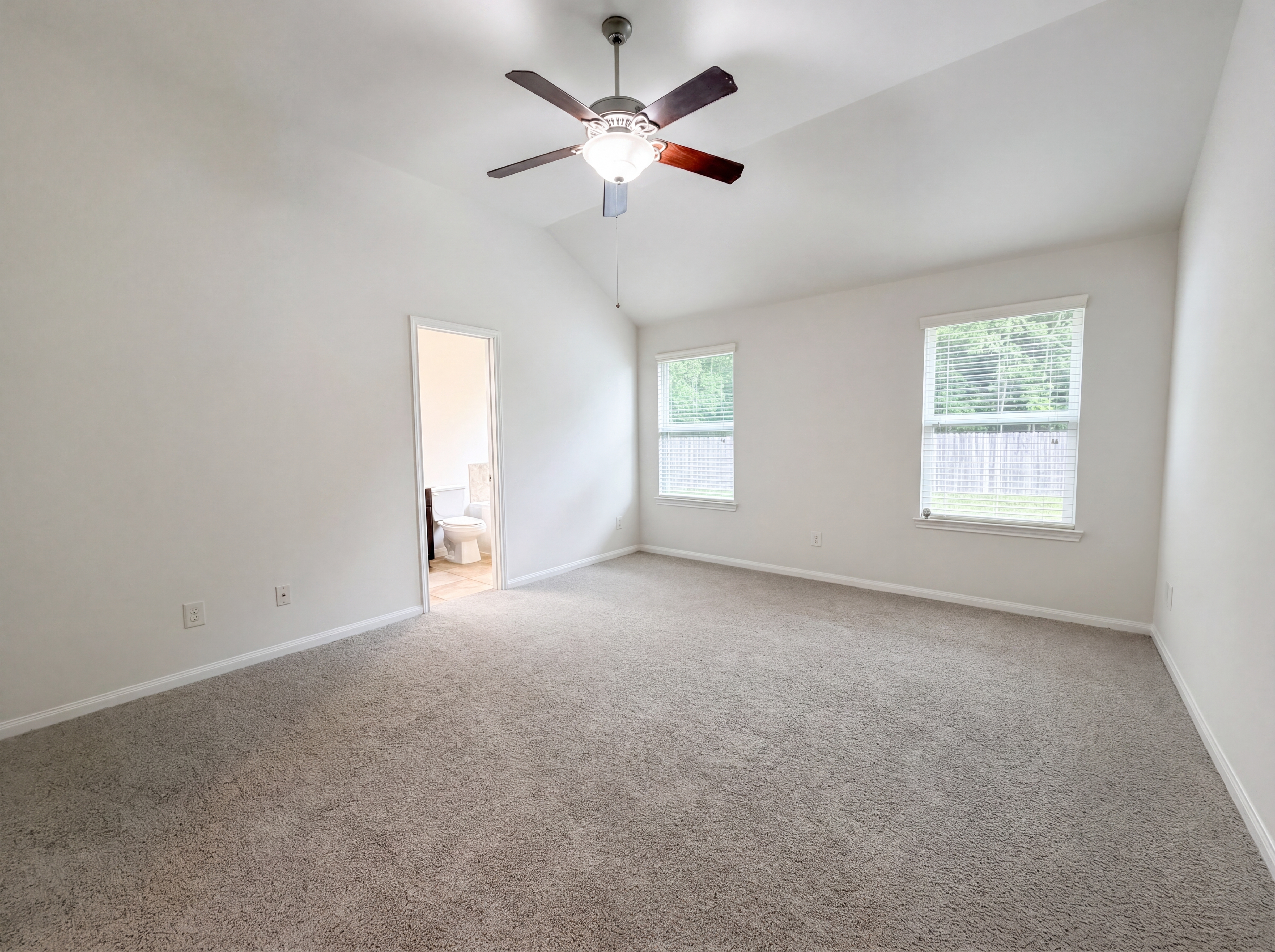 Photo 4 of 21 of 21469 Hunter Hart Dr, Porter, TX