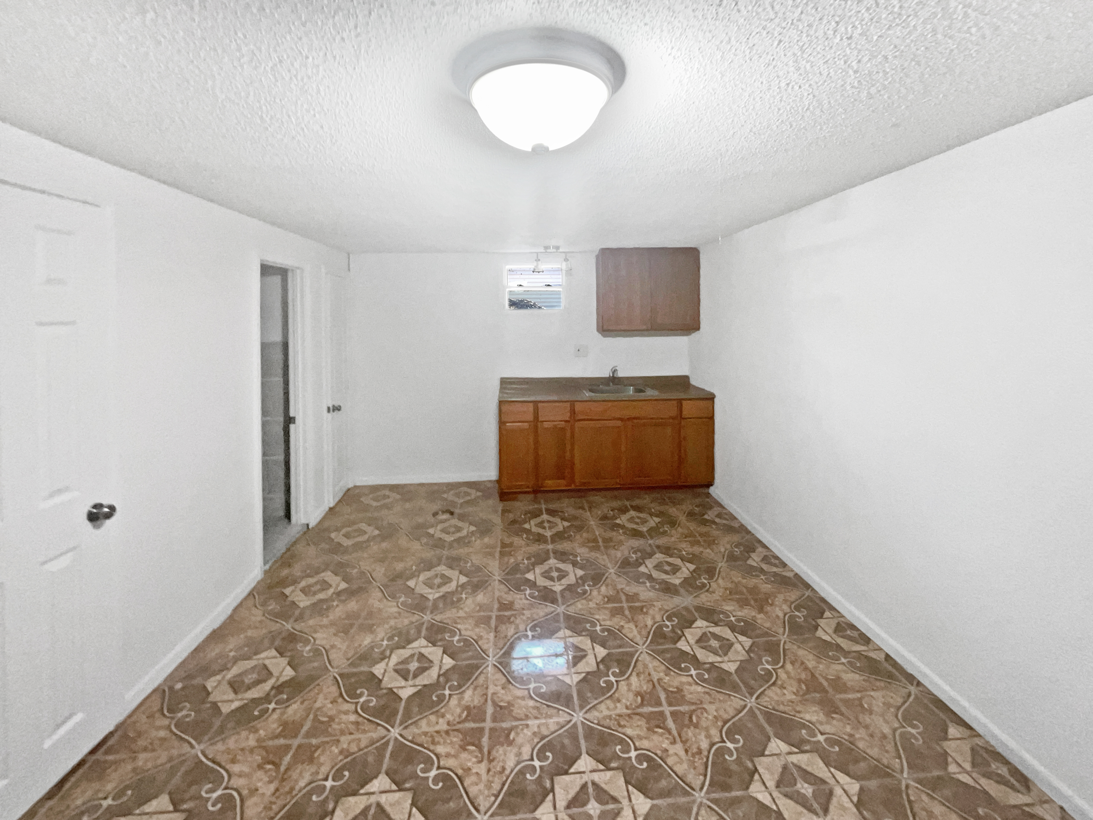 Photo 14 of 24 of 4958 N Lister Ave, Kansas City, MO