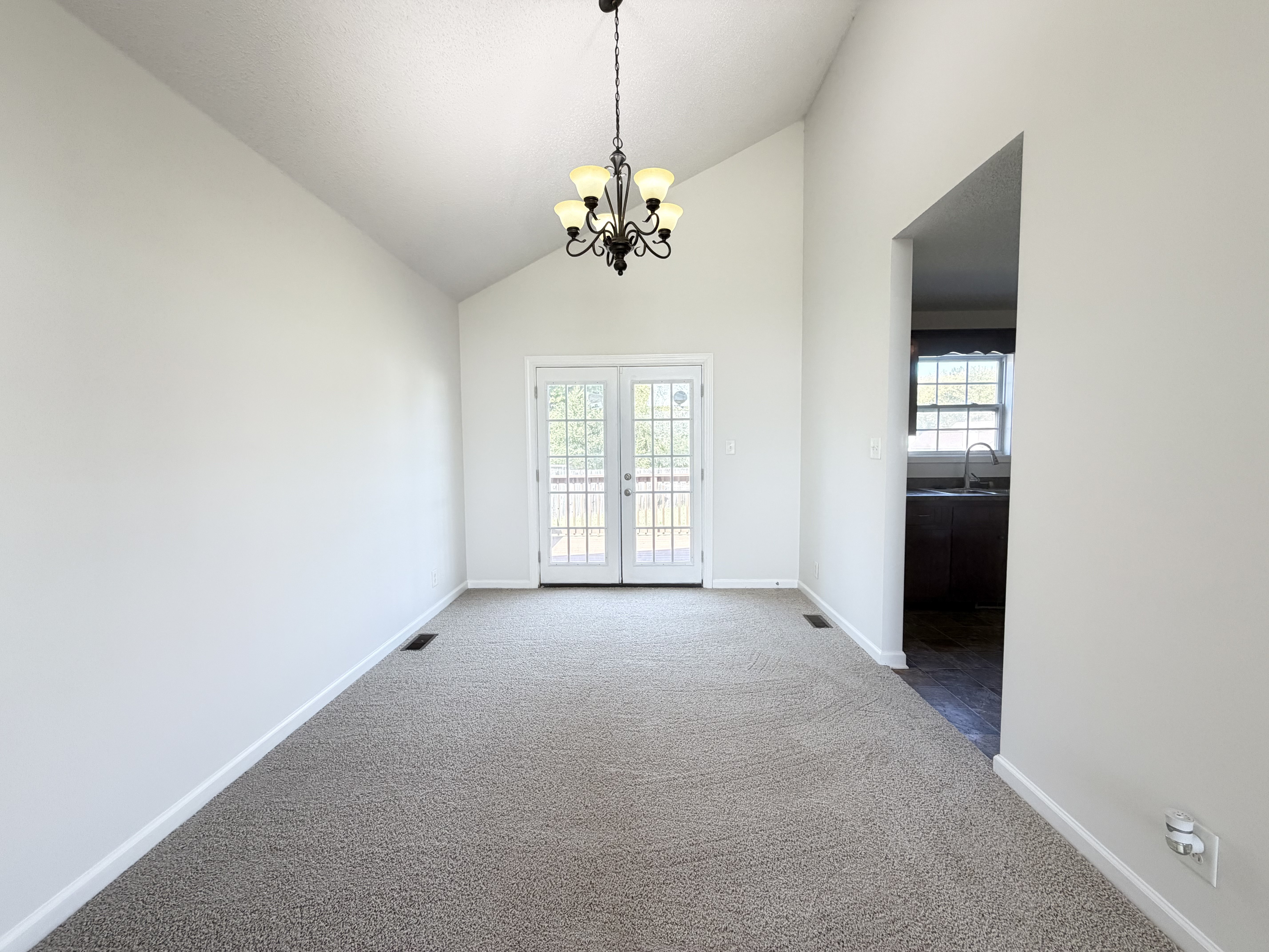 Photo 8 of 23 of 3782 Man O War Blvd, Clarksville, TN
