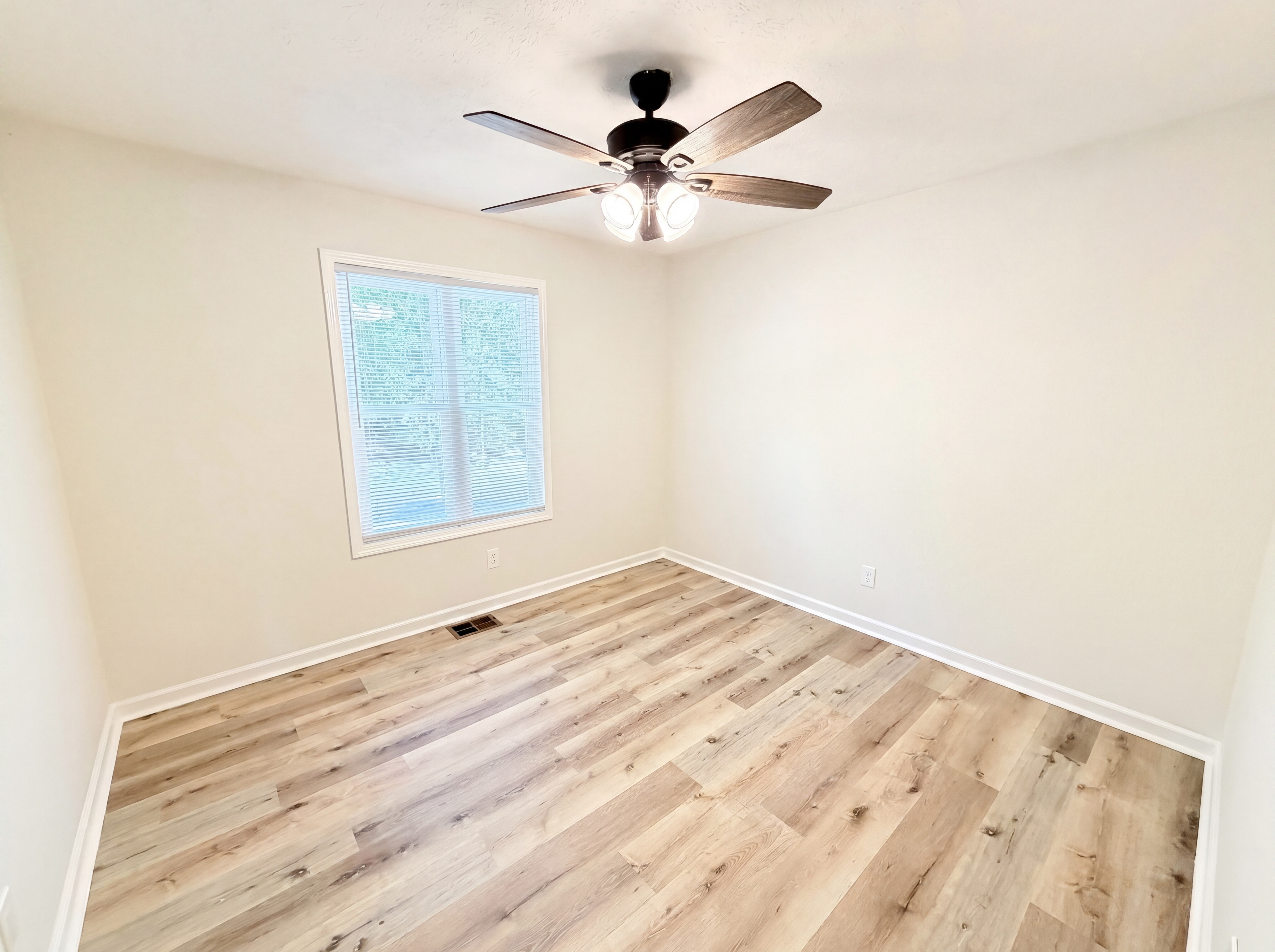 Photo 14 of 24 of 1327 Towne Harbor Trl, Woodstock, GA