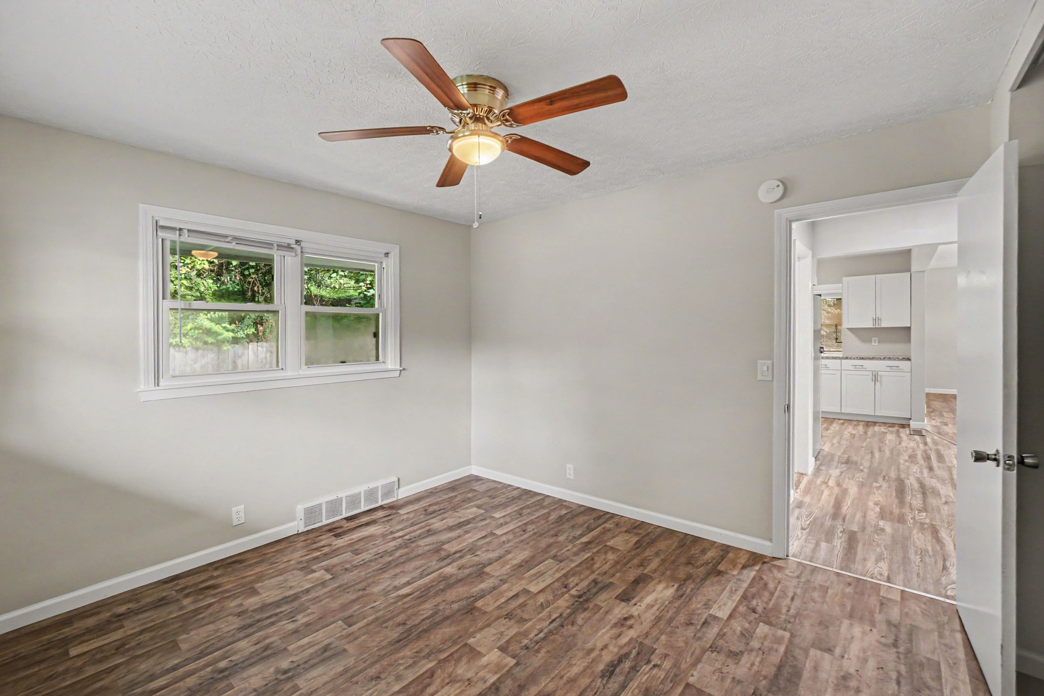 Photo 8 of 17 of 2715 James Ave, Covington, KY