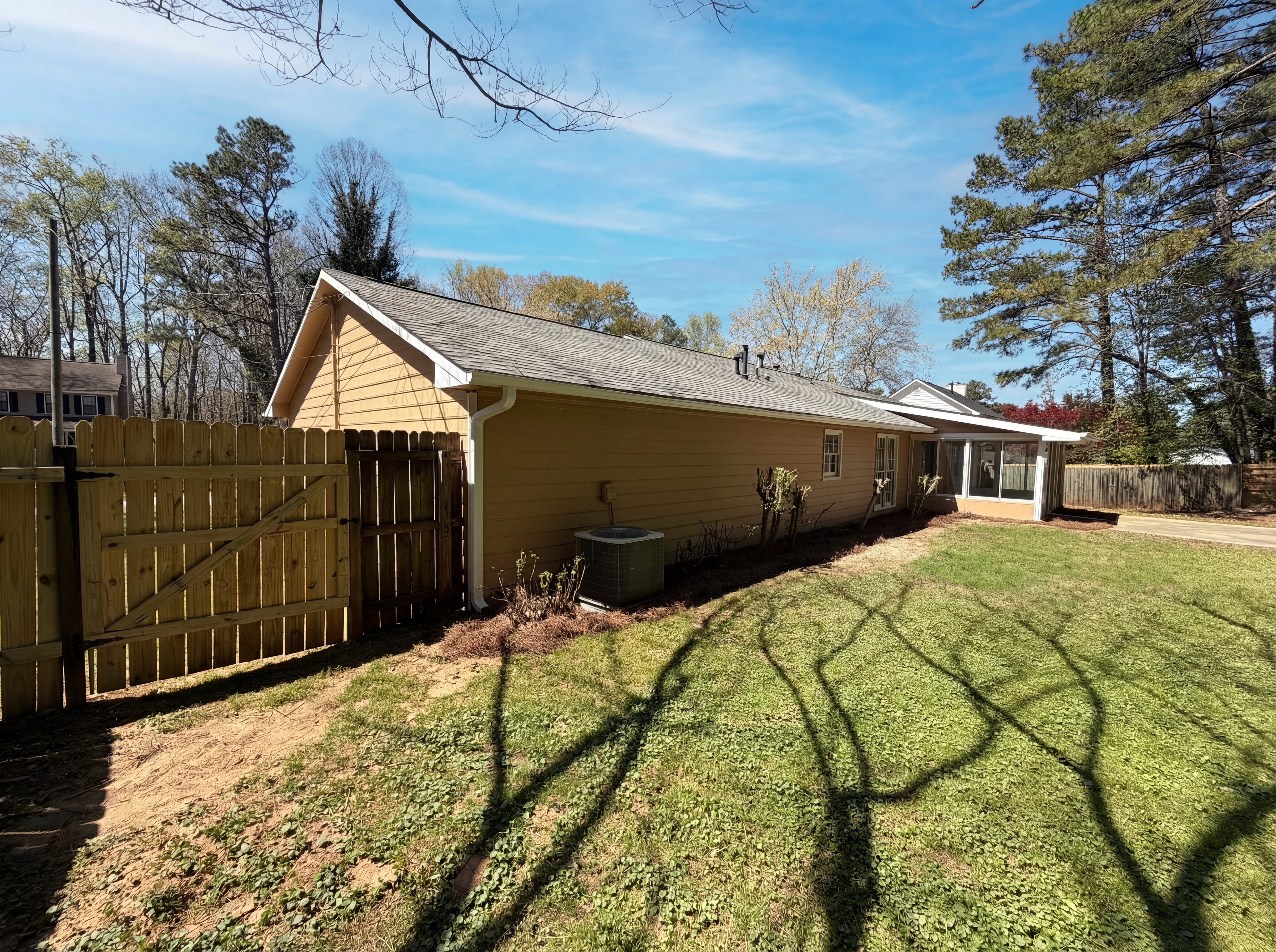 Photo 15 of 18 of 5003 Henson Dr SW, Mableton, GA