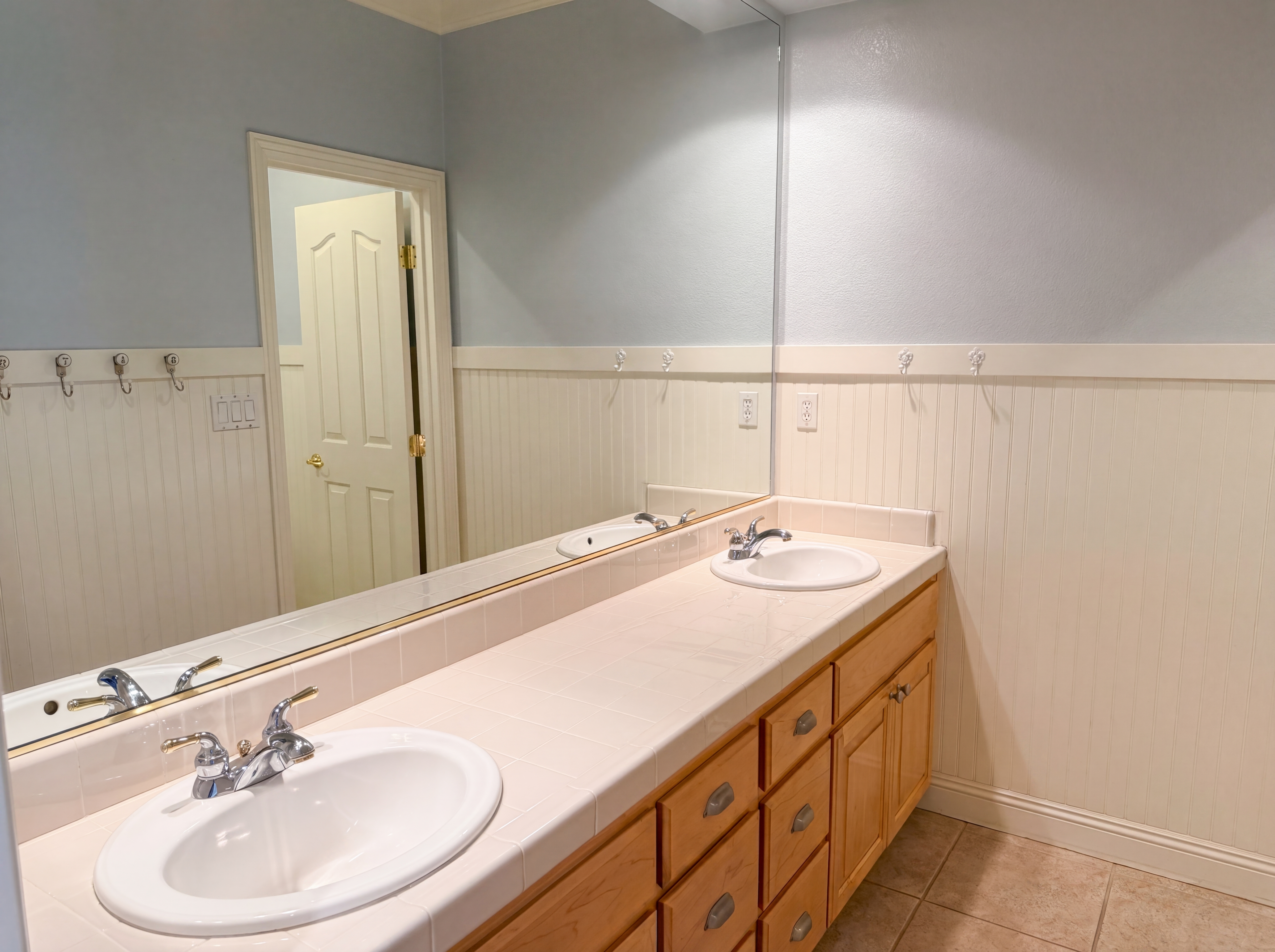 Photo 29 of 51 of 1401 Grey Owl Cir, Roseville, CA