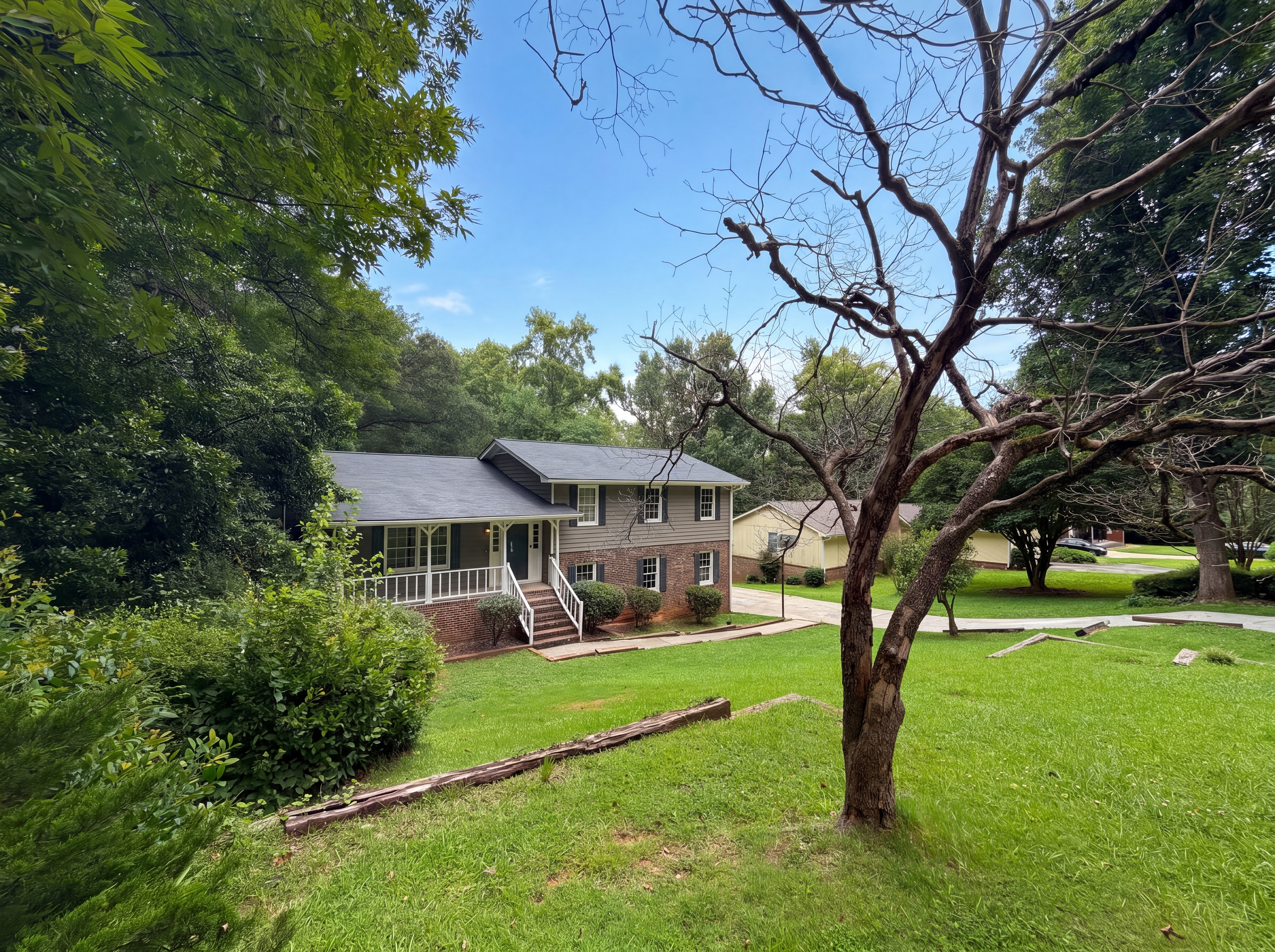 Photo 24 of 31 of 6486 Lynndale Ln, Morrow, GA