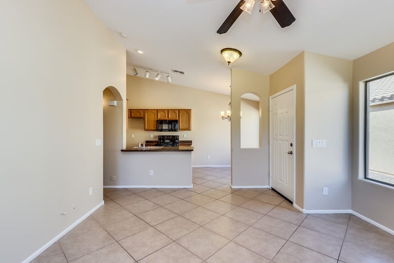 Photo 10 of 28 - 534 E Jeanne Ln, San Tan Valley, AZ 85140