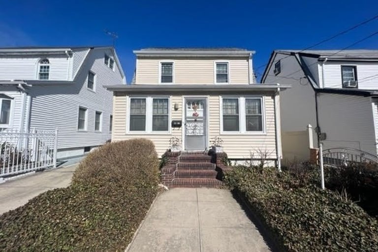 9017 212th Pl, Queens Village, NY 11428 Opendoor