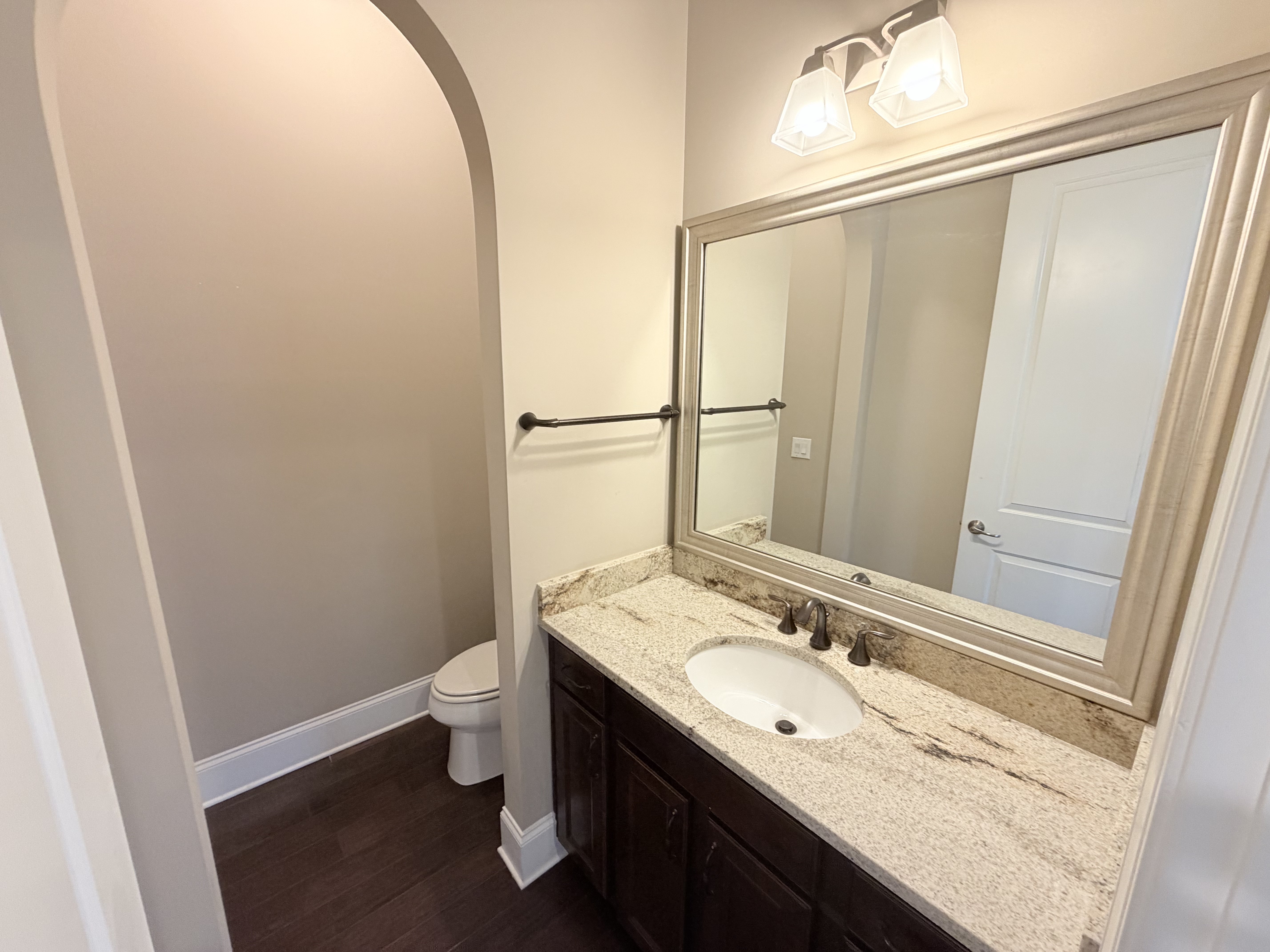 Photo 7 of 44 of 2256 Royal Vineyard Ln SE, Smyrna, GA