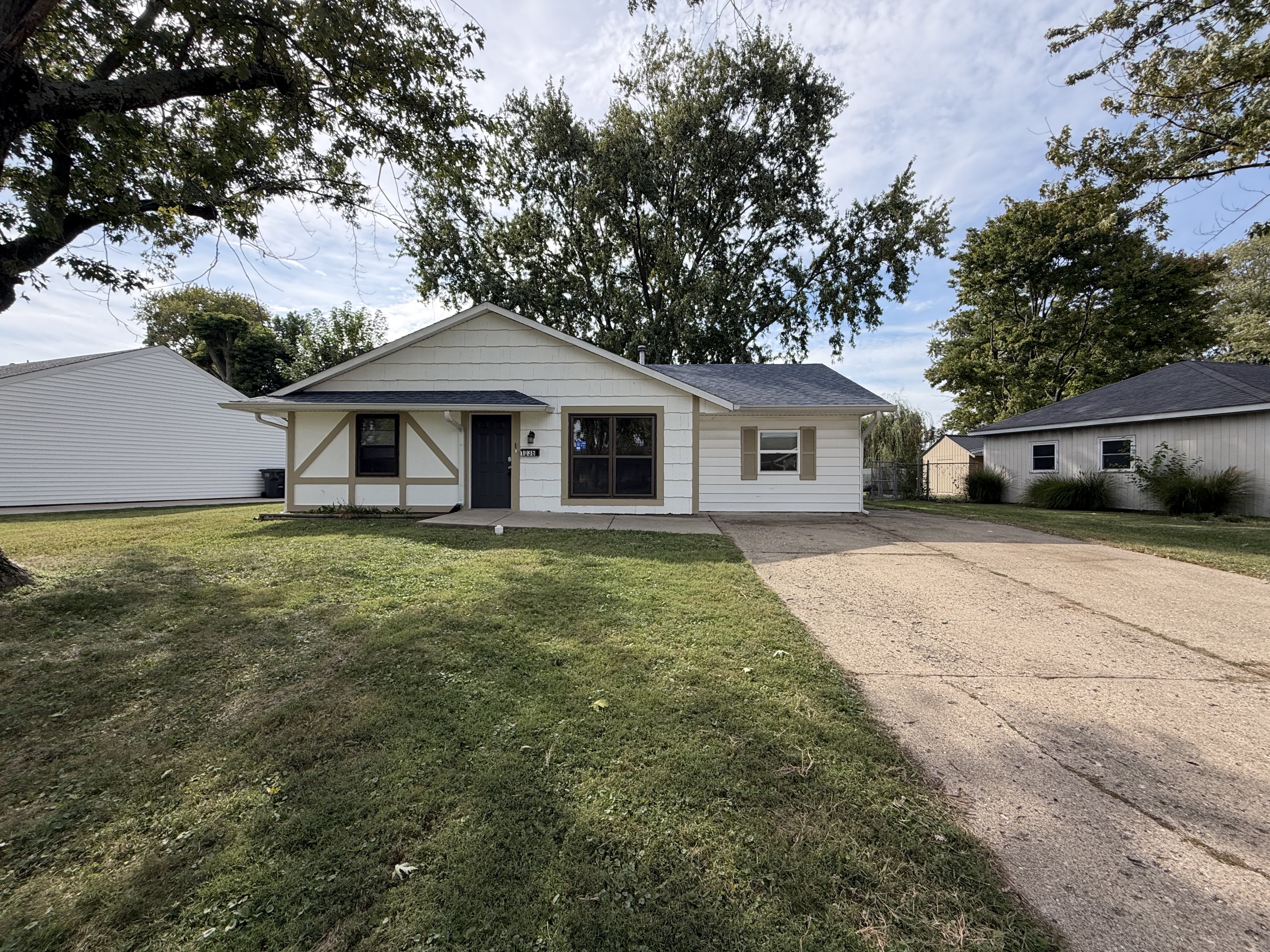 Photo 20 of 24 of 1036 Eastlawn Dr, Whiteland, IN
