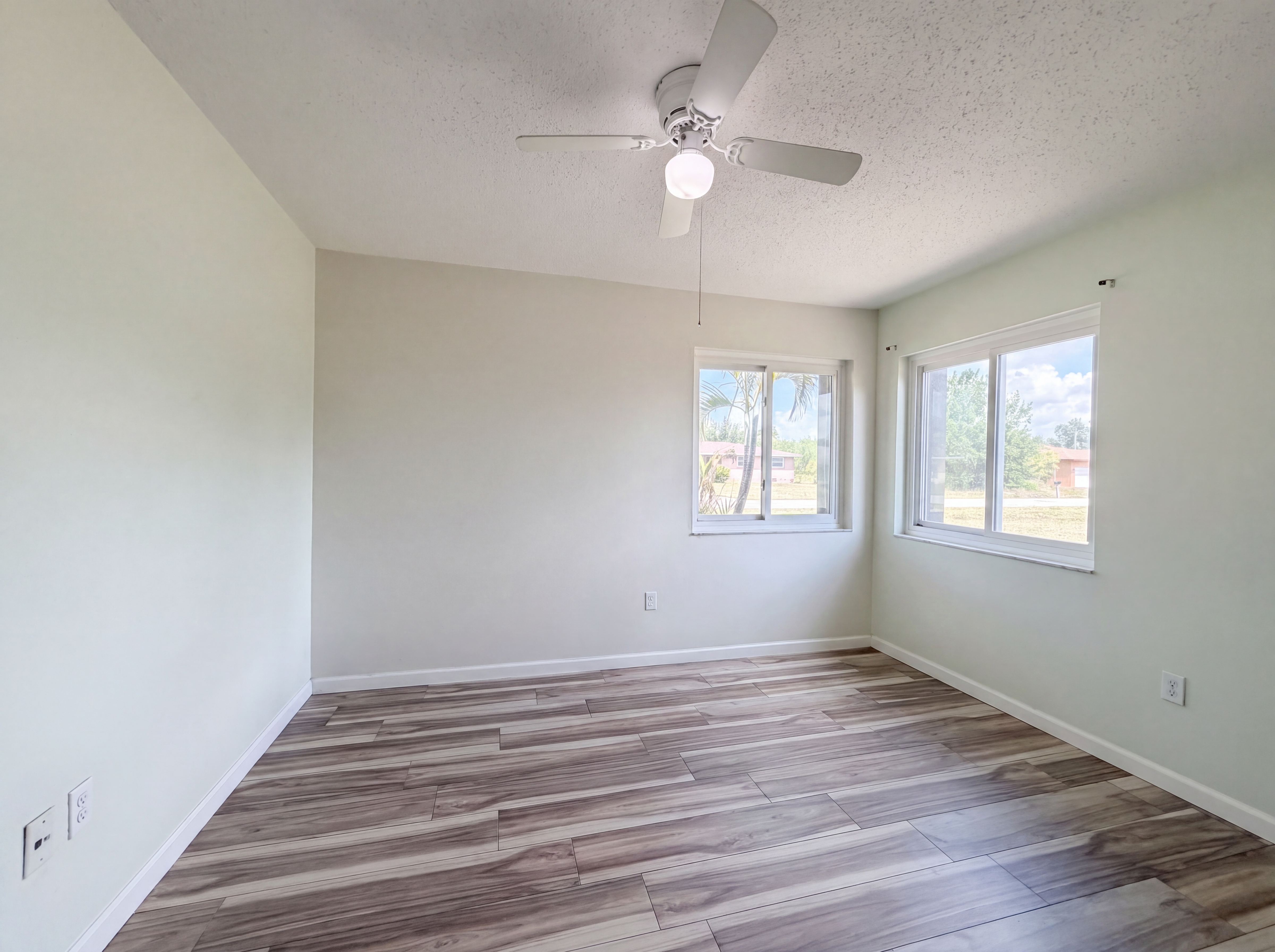 Photo 13 of 26 of 3260 Pinetree St, Port Charlotte, FL
