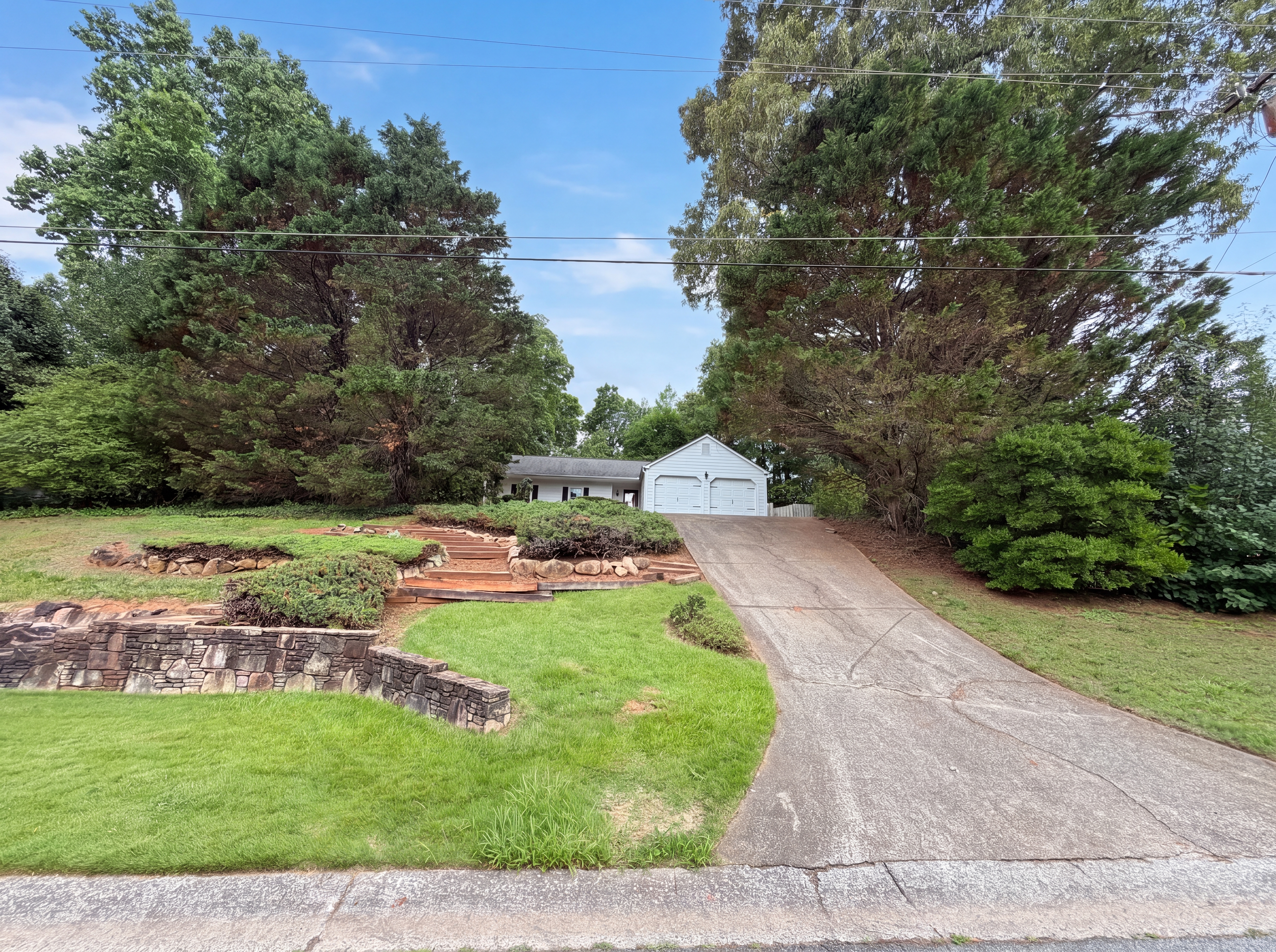 Photo 17 of 20 of 158 Colemans Bluff Dr, Woodstock, GA