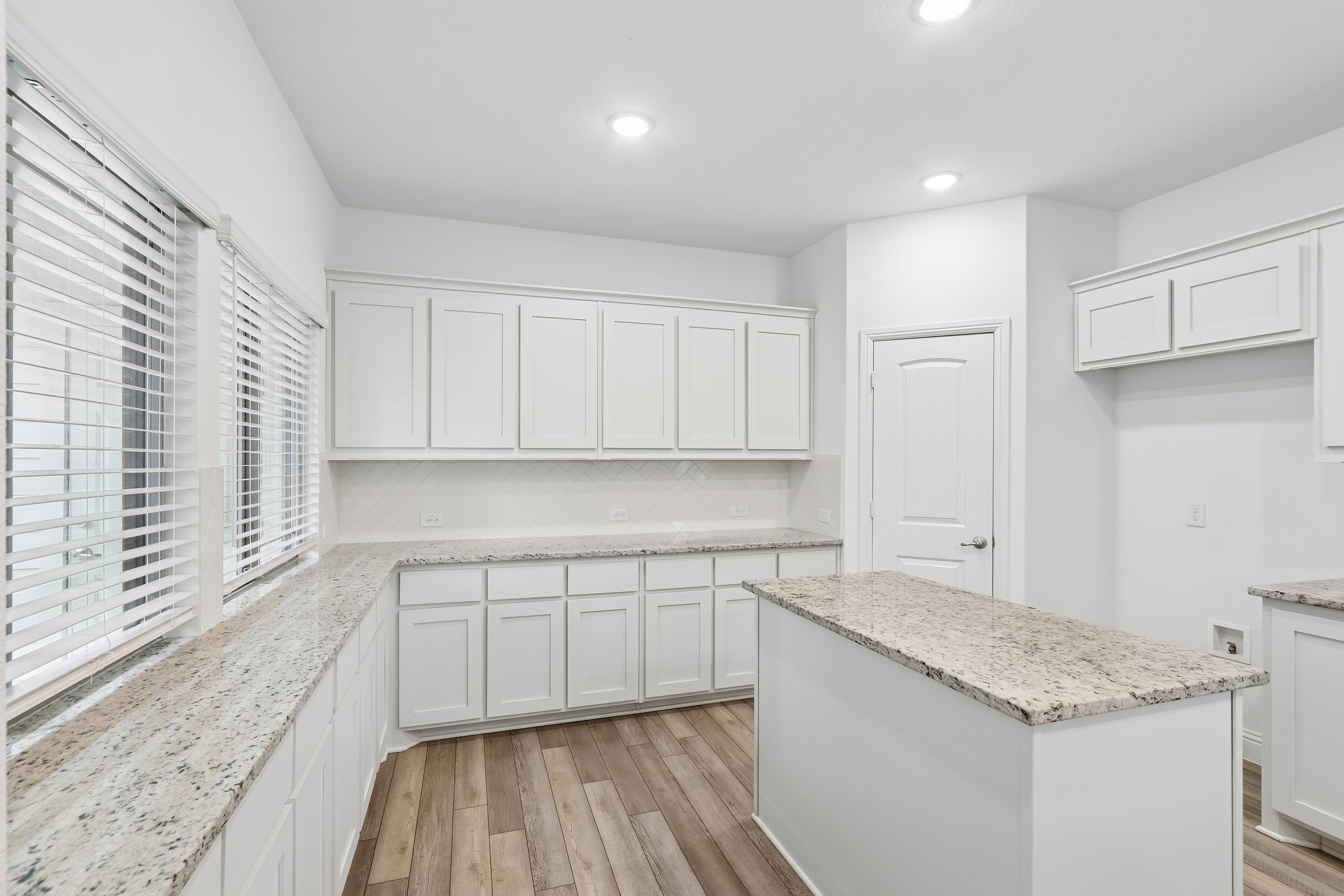 Photo 21 of 42 of 568 Val Verde St, Aubrey, TX