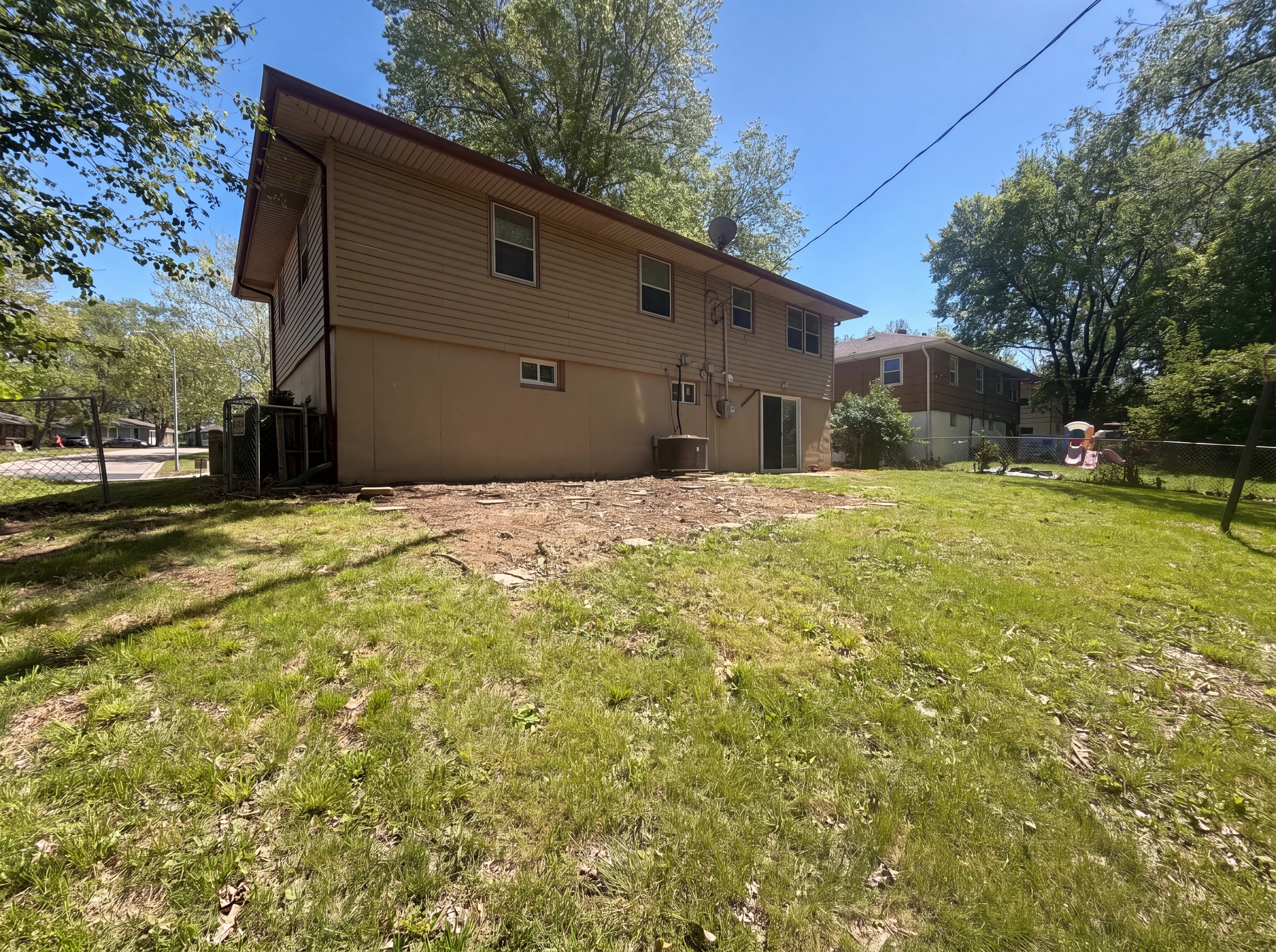 Photo 16 of 18 of 9716 Hardesty Ave, Kansas City, MO