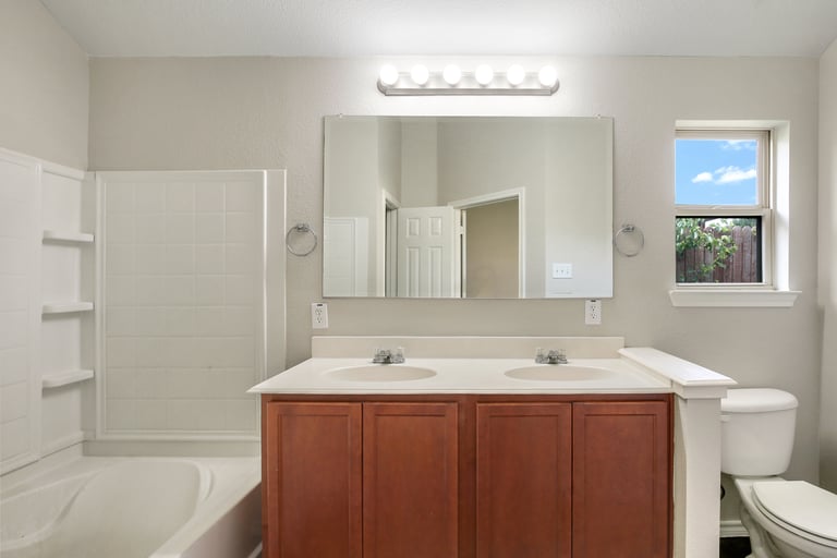 Photo 22 of 26 - 5209 Mirror Lake Dr, Haltom City, TX 76117