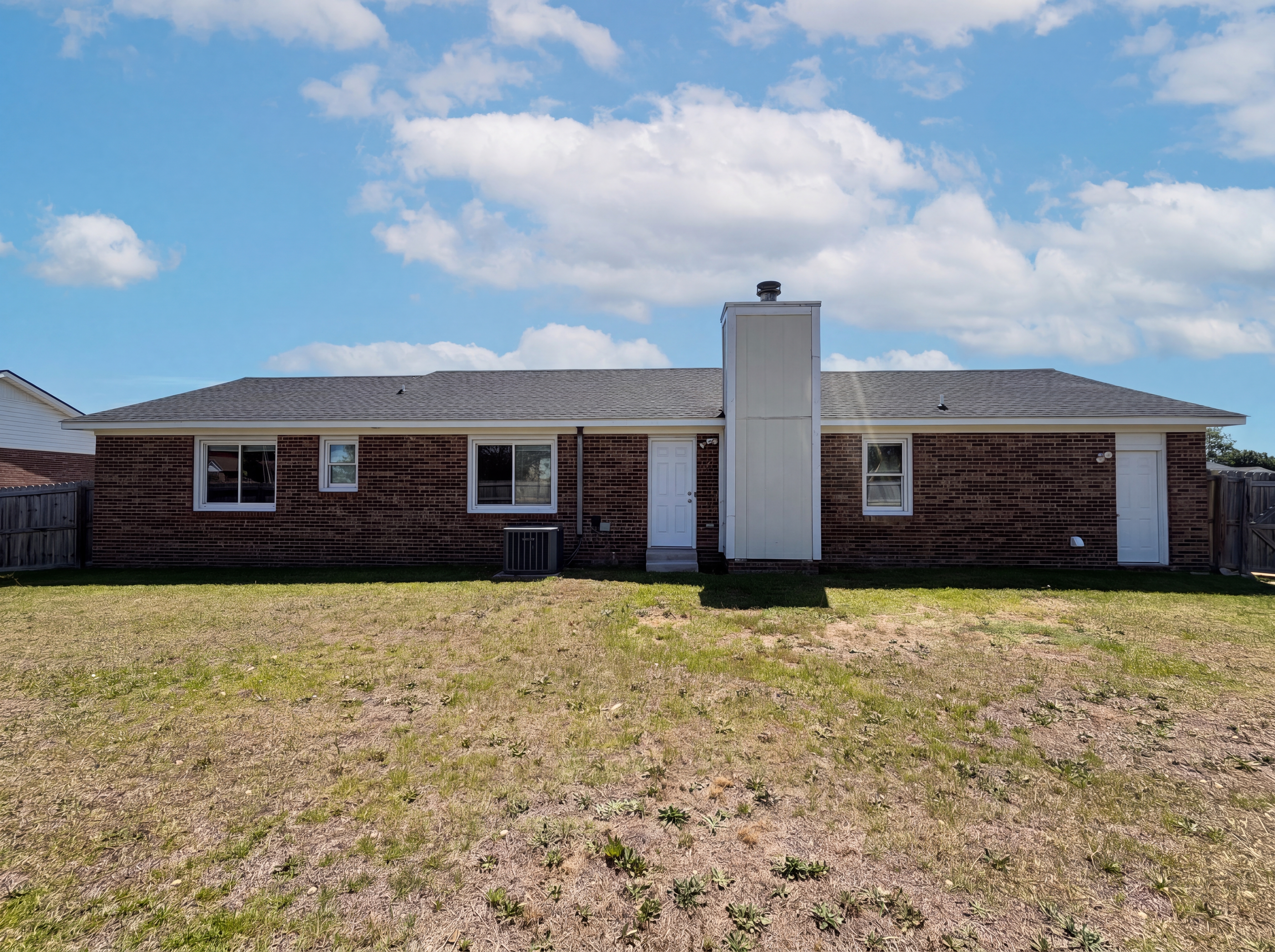 Photo 5 of 16 of 1512 Dovetail Dr, Fayetteville, NC
