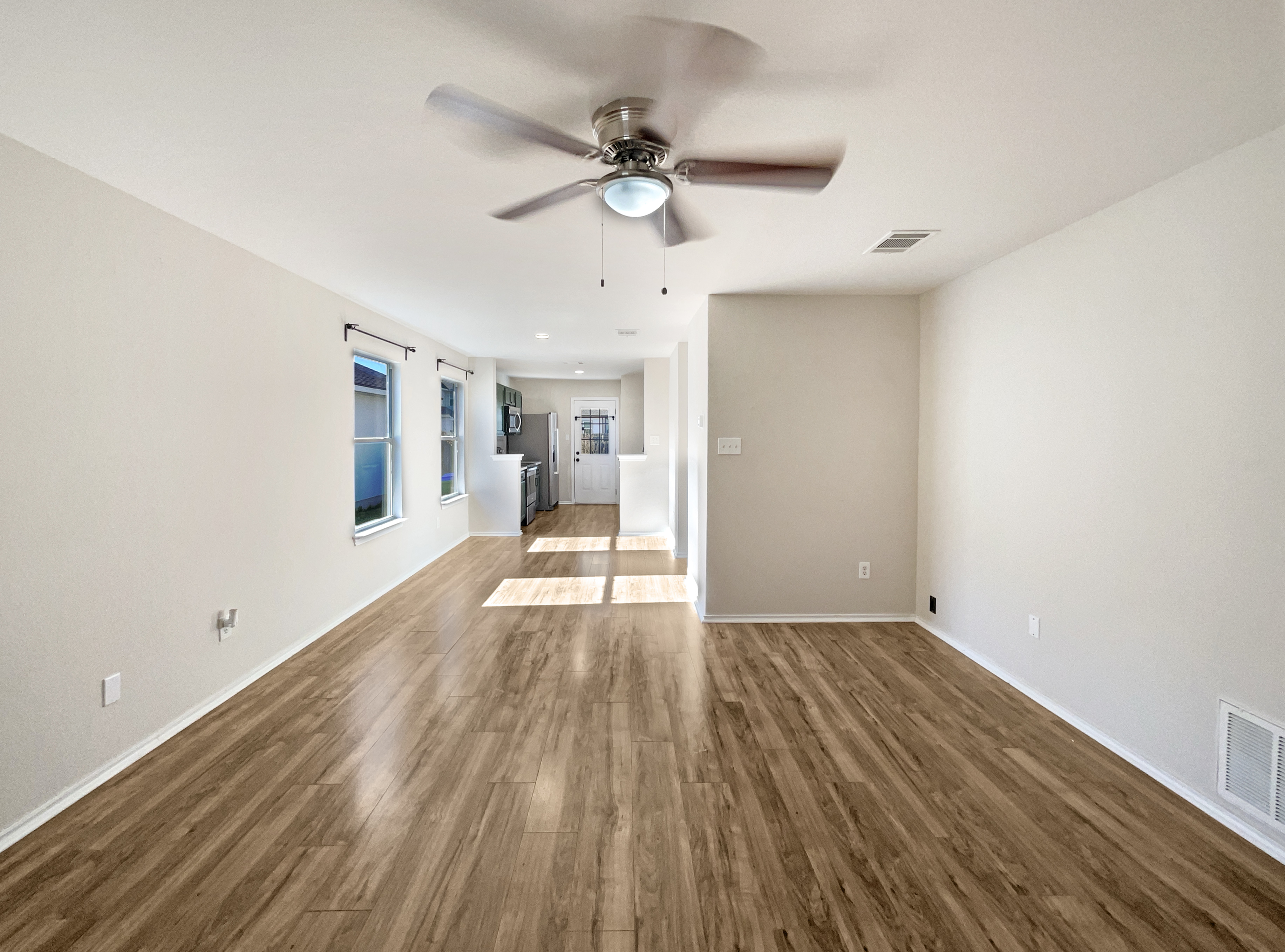 Photo 11 of 24 of 12712 Saint Mary Dr, Manor, TX