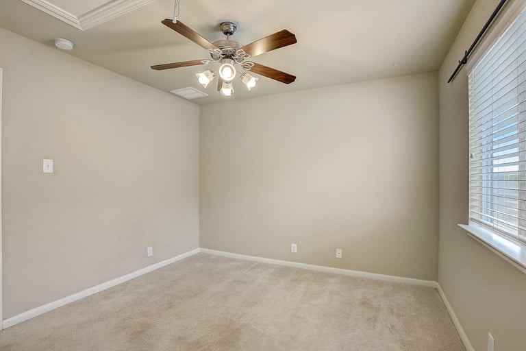 Photo 30 of 33 - 904 Alamo Plaza Dr, Cedar Park, TX 78613