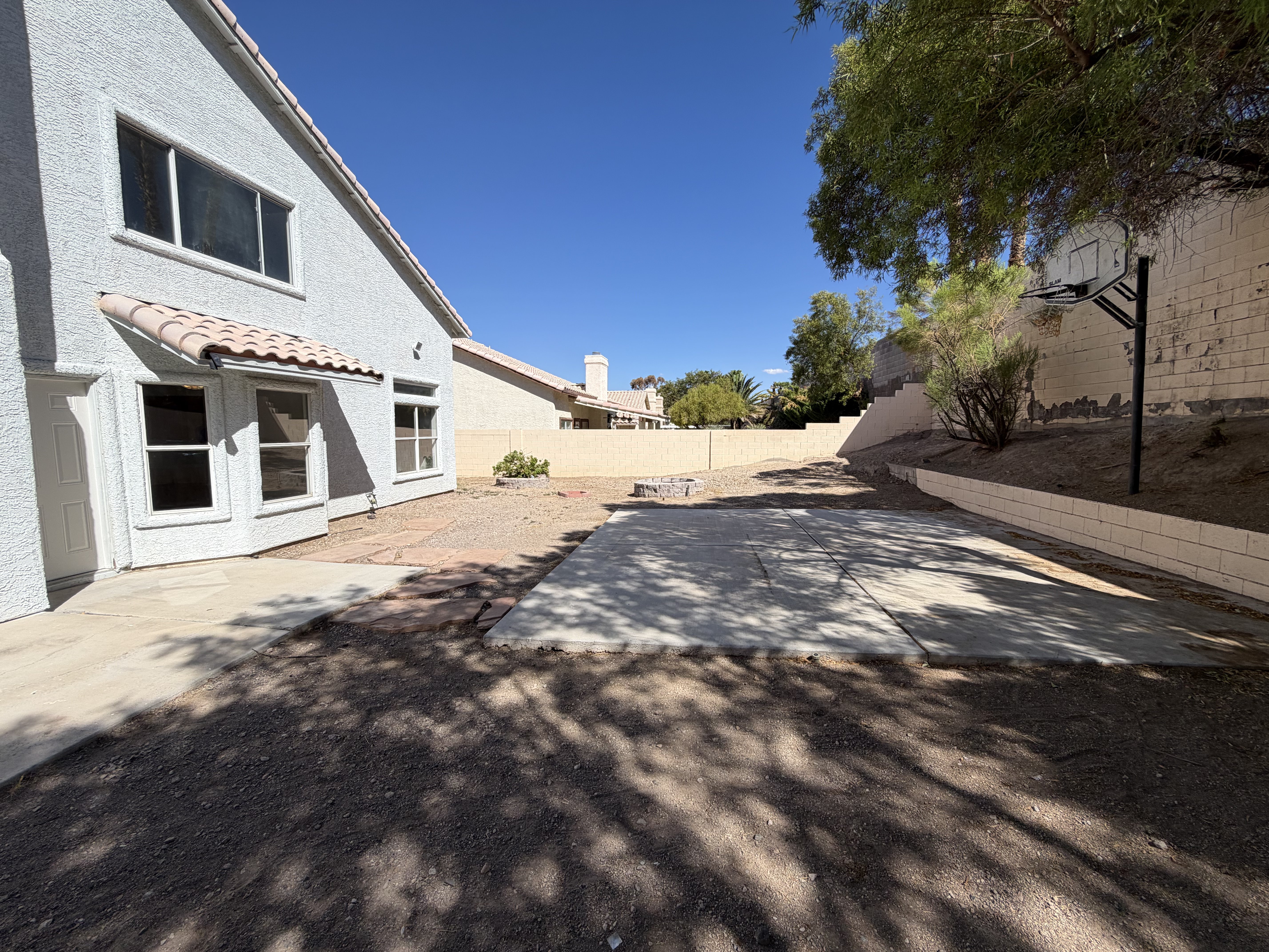 Photo 34 of 41 of 1917 Altivo Dr, Henderson, NV