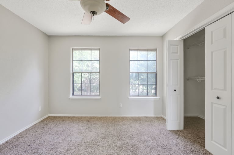 Photo 21 of 25 - 7317 Kingswood Cir, Fort Worth, TX 76133