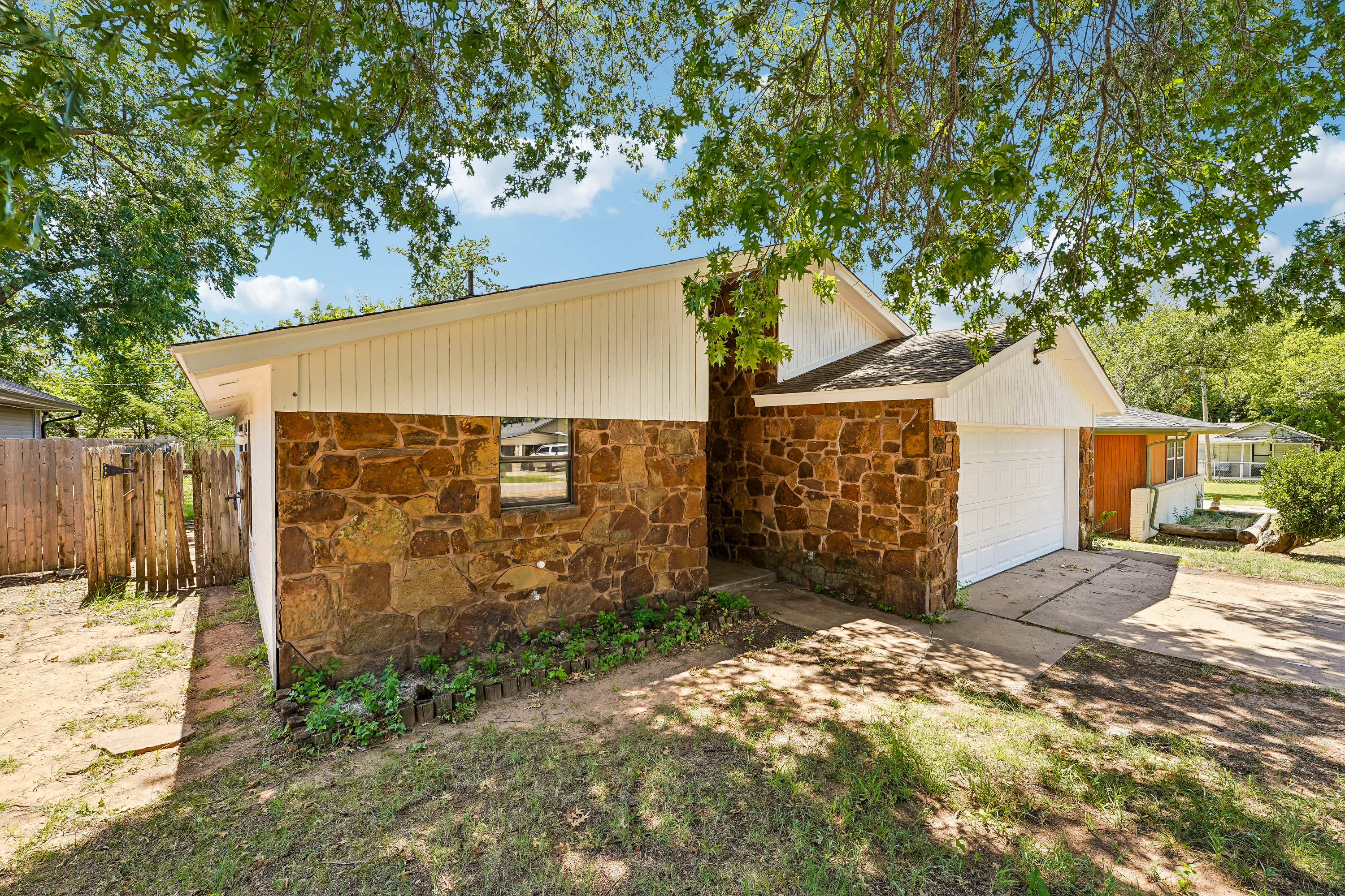 Photo 23 of 25 of 204 W Wayne St, Edmond, OK