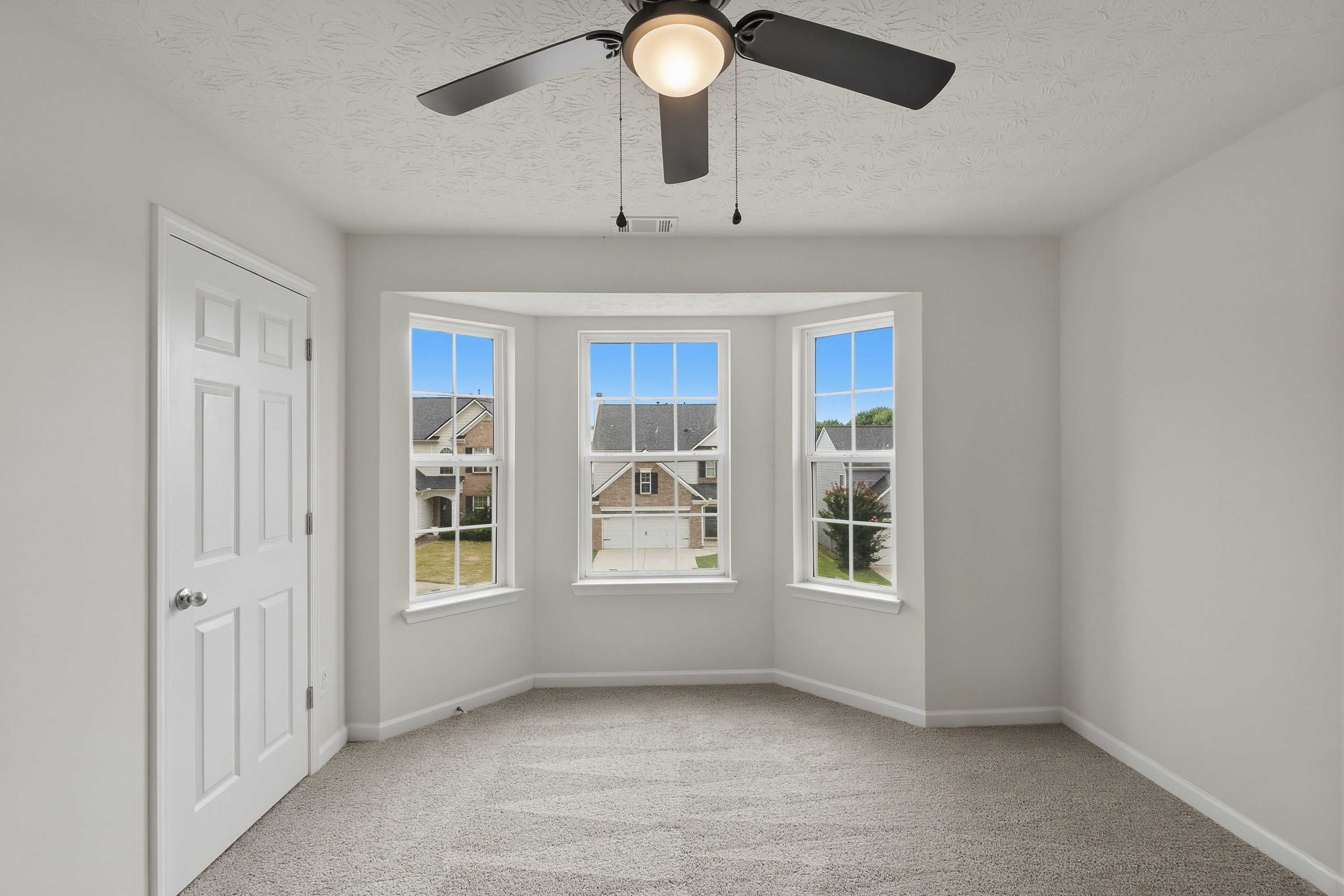 Photo 20 of 41 of 2213 Pine View Trl, Ellenwood, GA