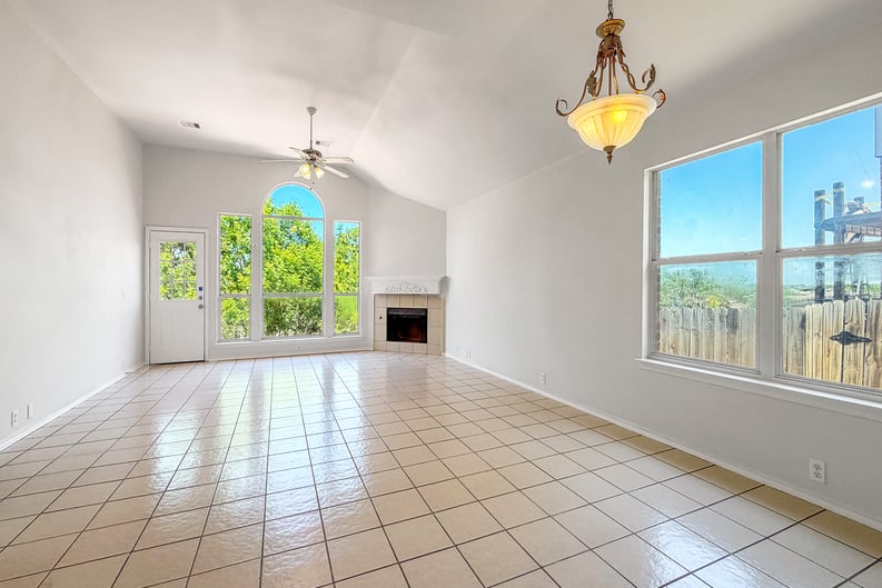 Property photo 3 of 21607 Rio Comal