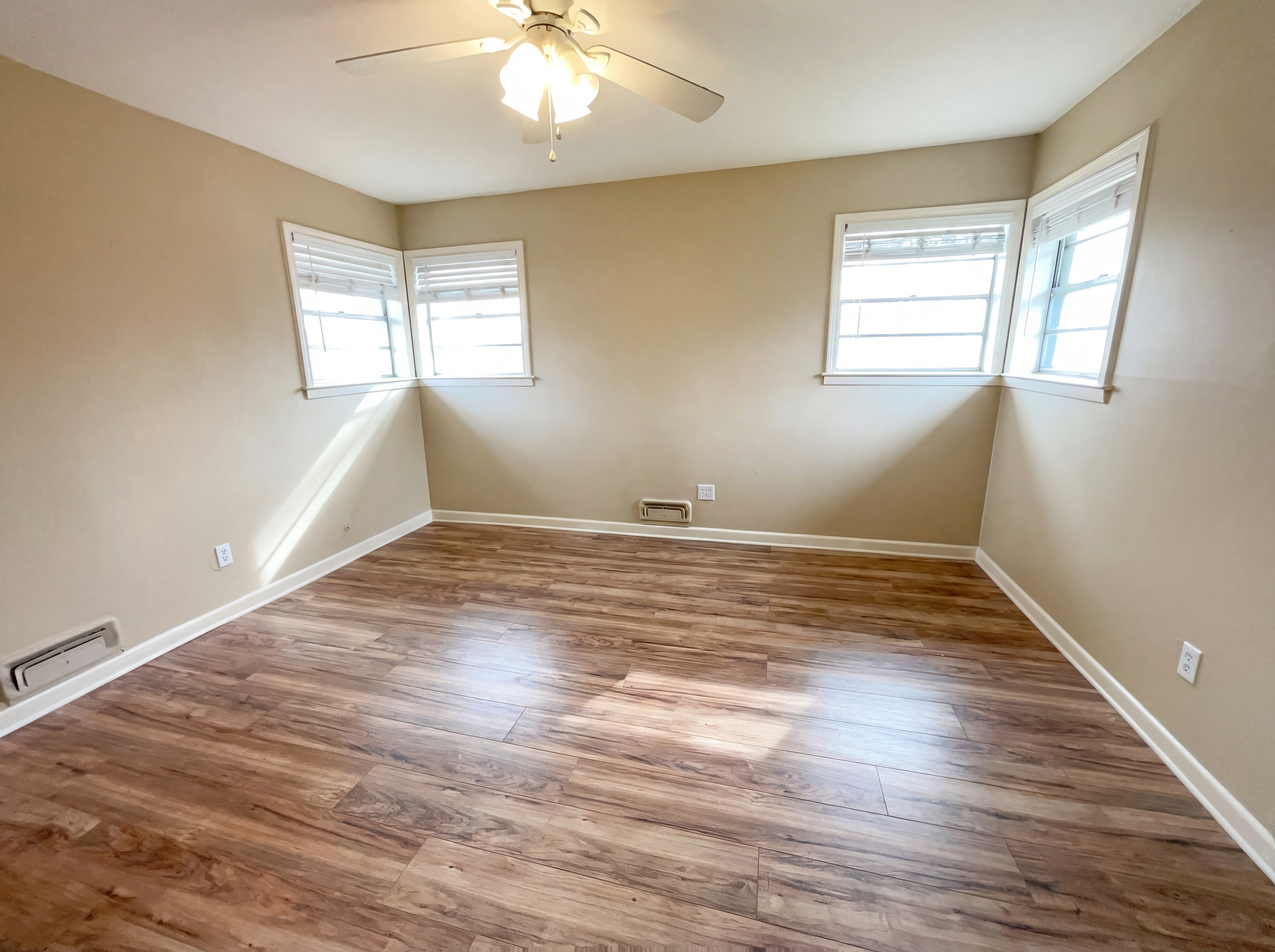 Photo 15 of 16 of 6817 Chickering Rd, Fort Worth, TX
