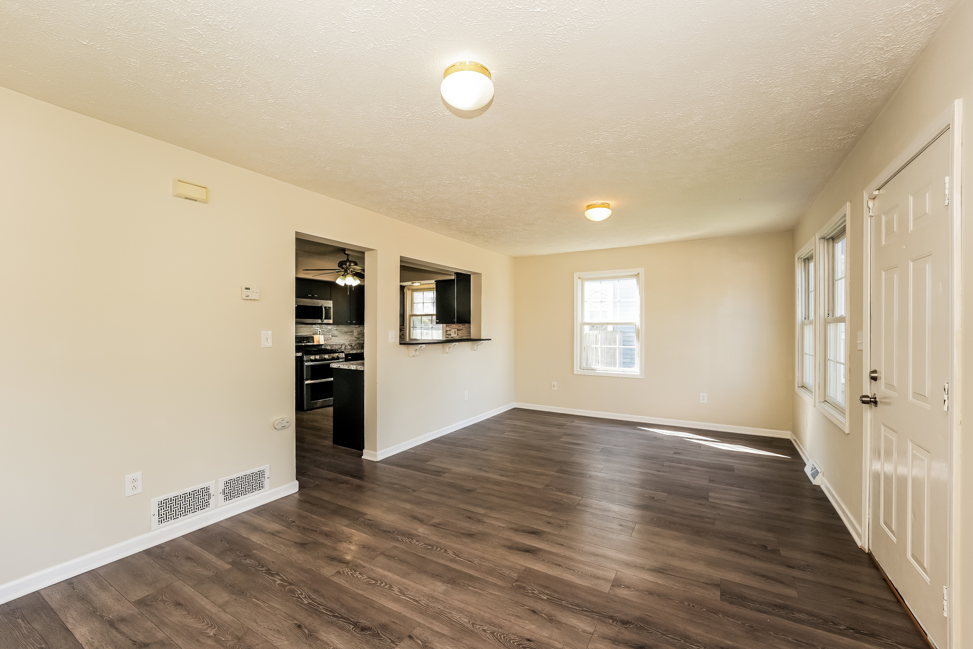 Photo 3 of 21 of 2437 E 64th St, Cleveland, OH